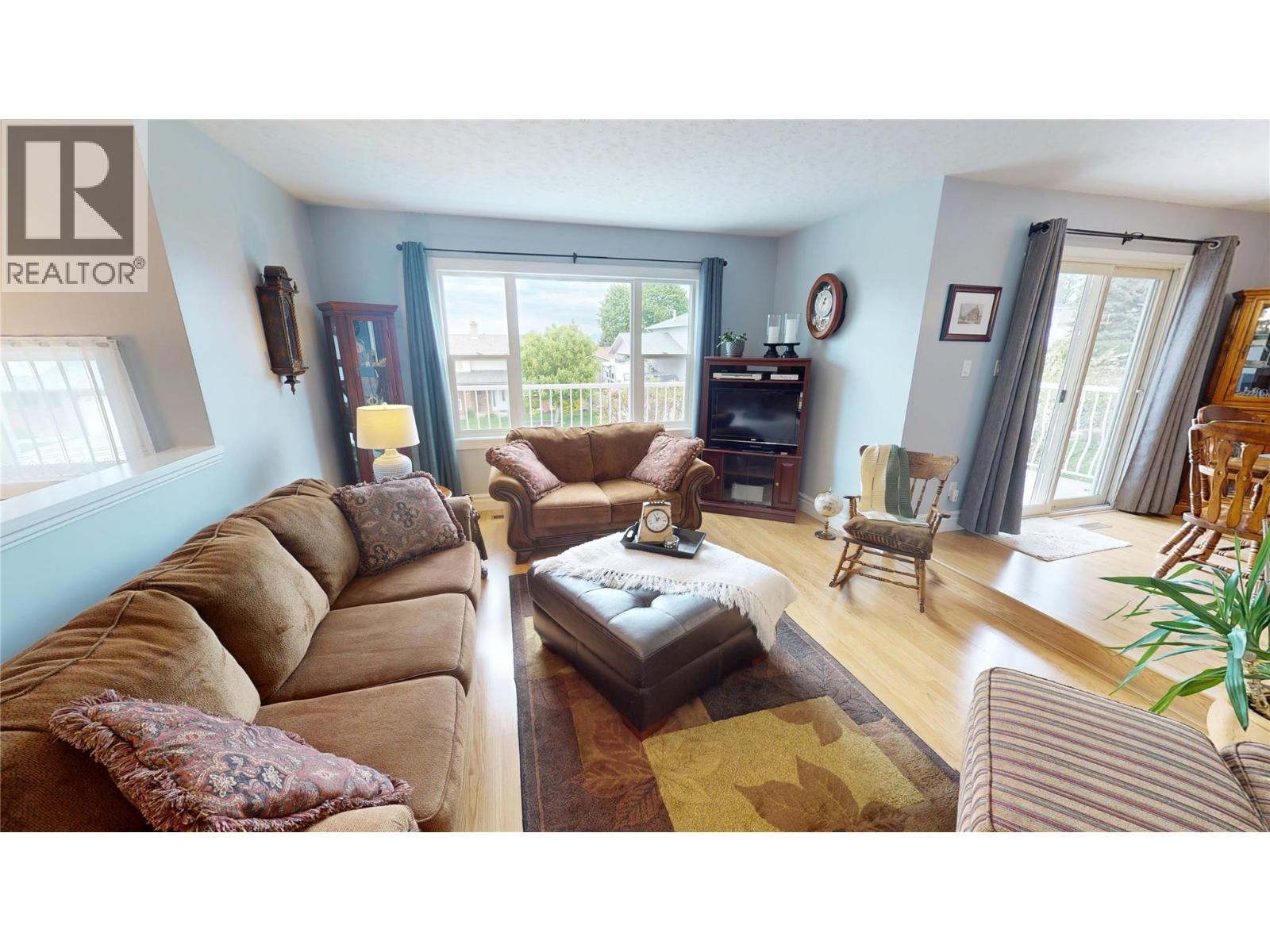 1317 19th Street S, Cranbrook, British Columbia  V1C 5Y1 - Photo 3 - 10387493