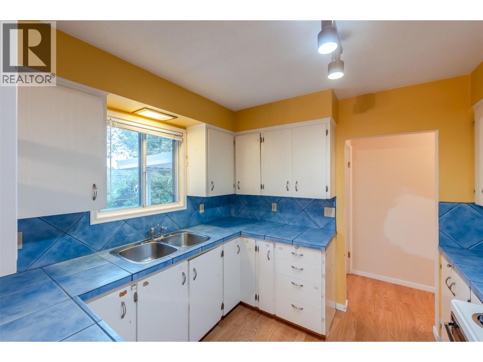 132 Secrest Place, Penticton, British Columbia  V2A 3R3 - Photo 5 - 10387522