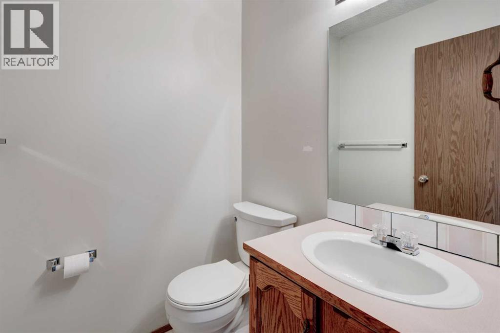 216 Shawinigan Drive SW, Calgary, Alberta  T2Y 3B4 - Photo 11 - A2309802