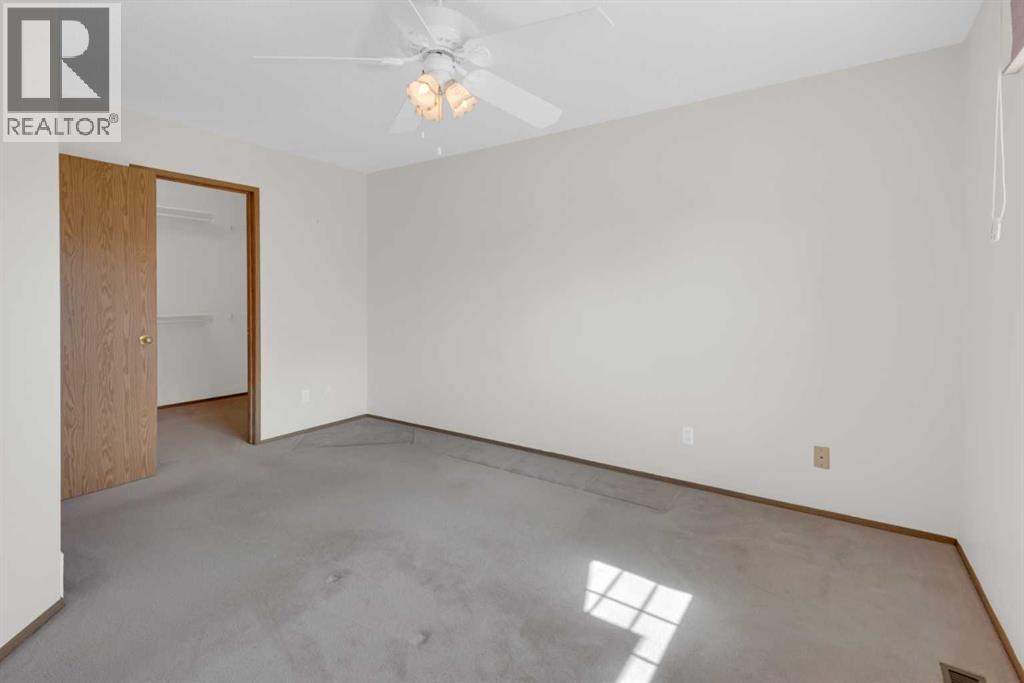 216 Shawinigan Drive SW, Calgary, Alberta  T2Y 3B4 - Photo 17 - A2309802