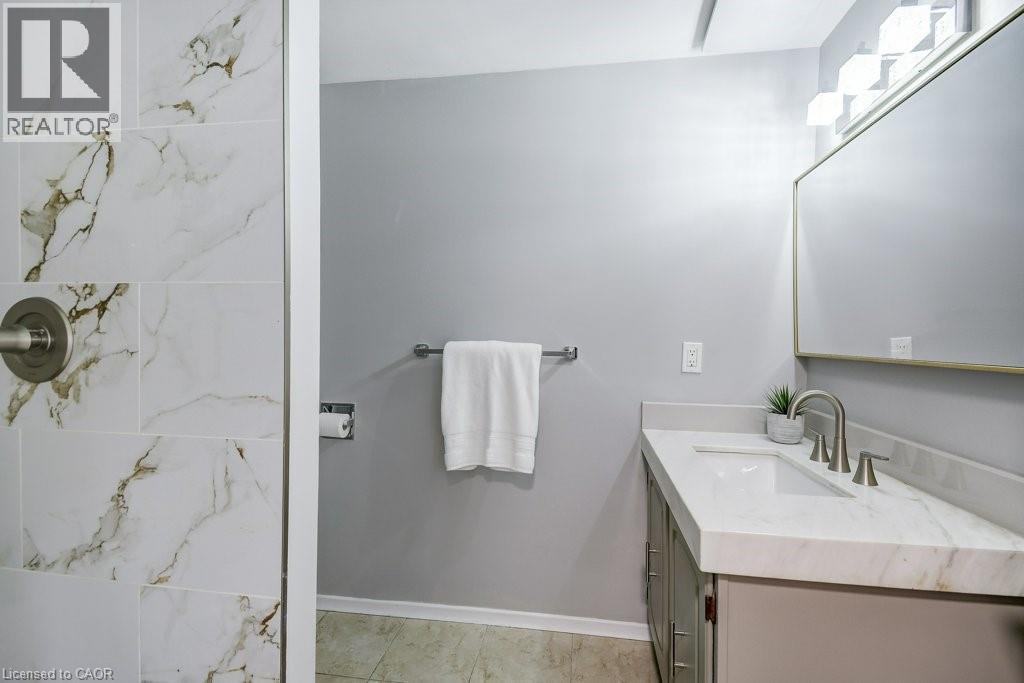 2405 Malcolm Crescent, Burlington, Ontario  L7P 3Y5 - Photo 22 - 40816824