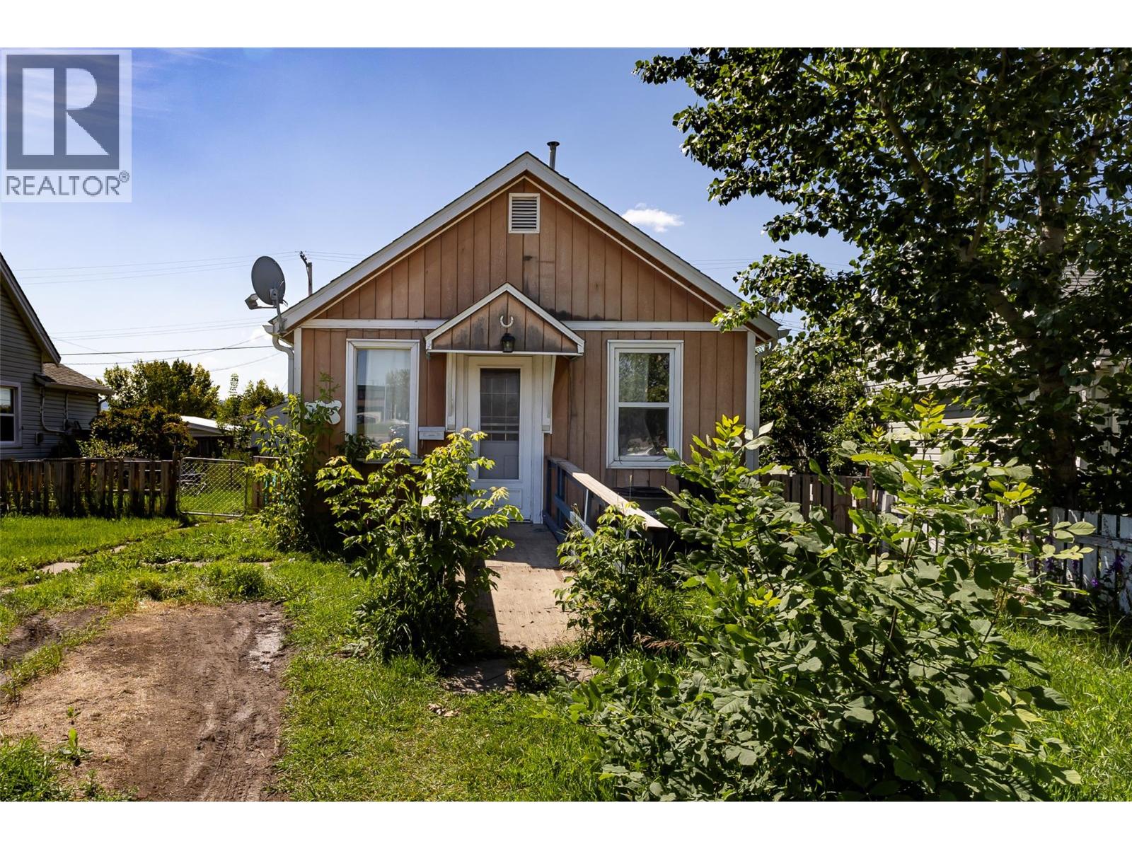 1205 104 Avenue, Dawson Creek, British Columbia