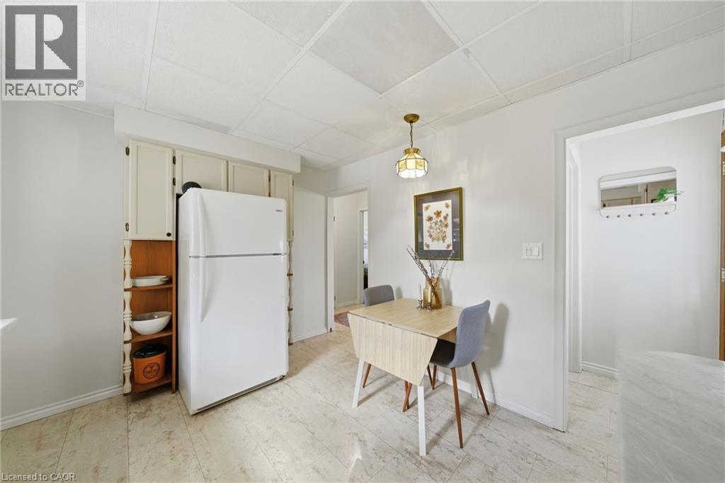 752 Ninth Avenue, Hamilton, Ontario  L8T 2A6 - Photo 4 - 40827651