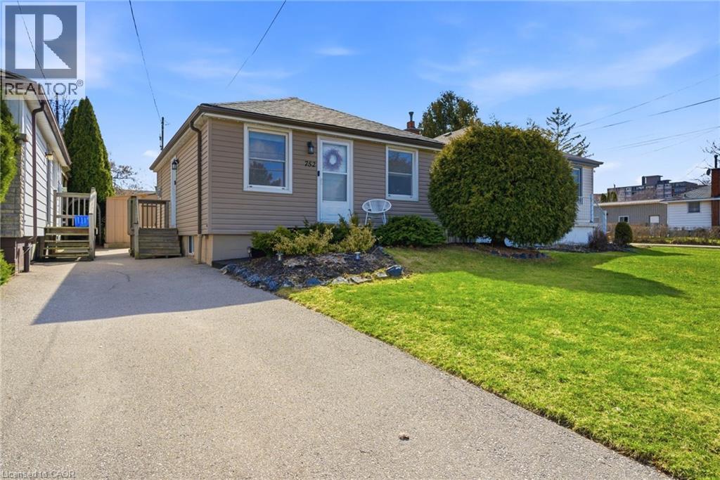 752 Ninth Avenue, Hamilton, Ontario  L8T 2A6 - Photo 2 - 40827651