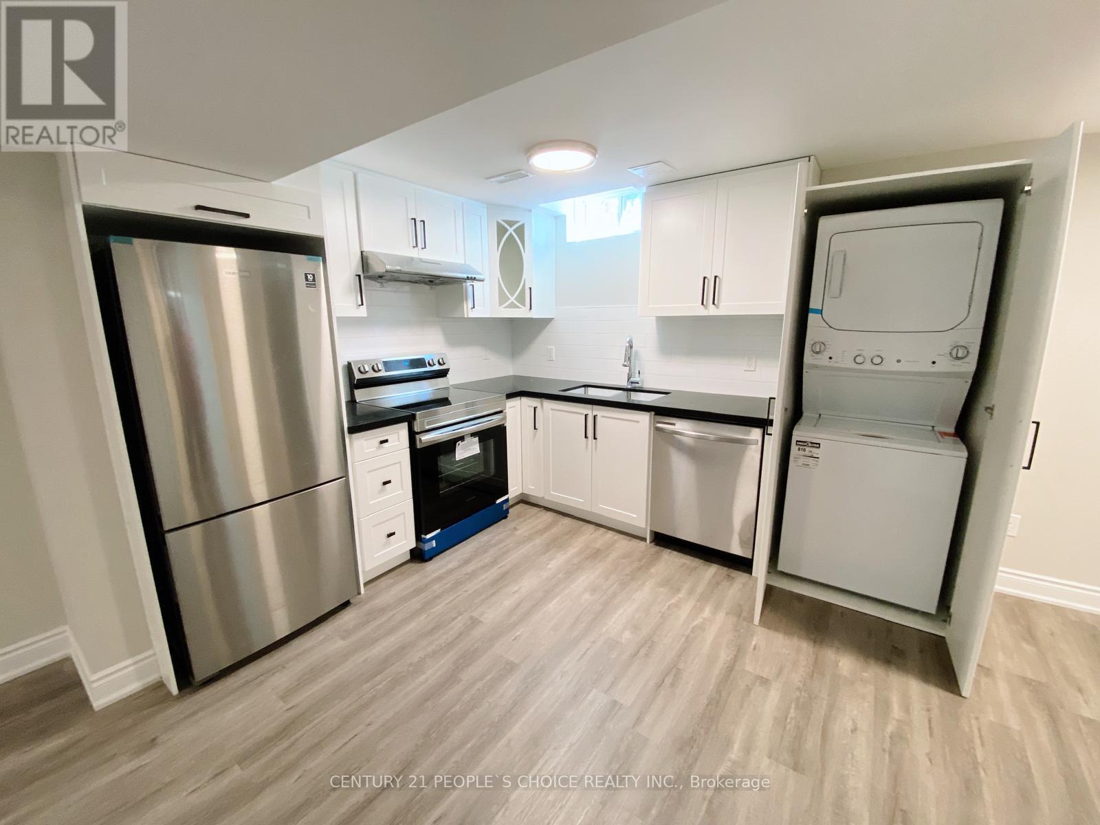 922 Silverthorn Mill Avenue, Mississauga, Ontario  L5W 1B3 - Photo 3 - W13128490
