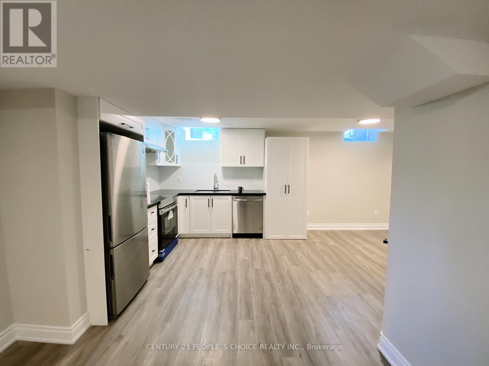 922 Silverthorn Mill Avenue, Mississauga, Ontario  L5W 1B3 - Photo 4 - W13128490