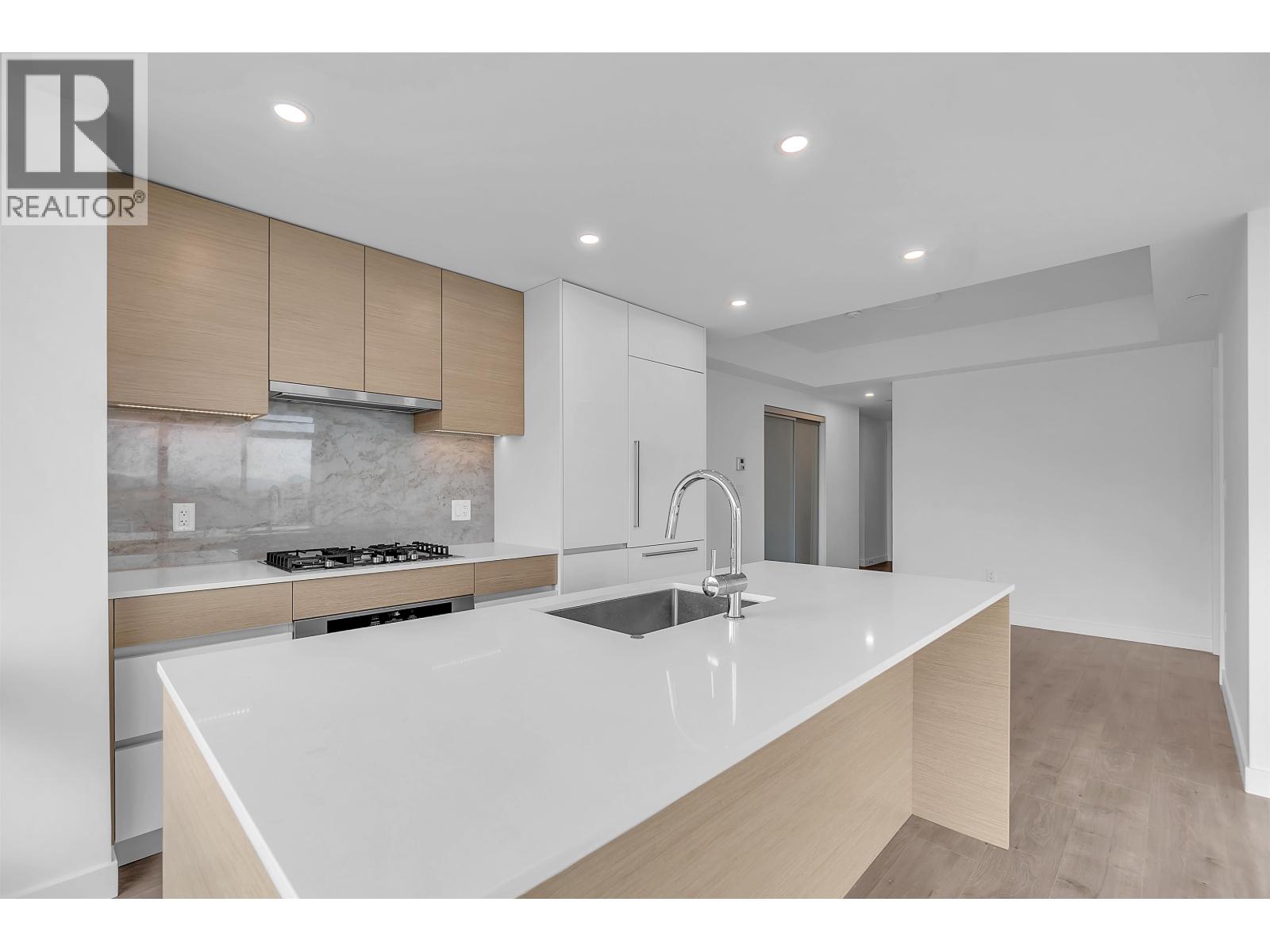 1708 200 Klahanie Court, West Vancouver, British Columbia  V7P 0E4 - Photo 4 - R3123716