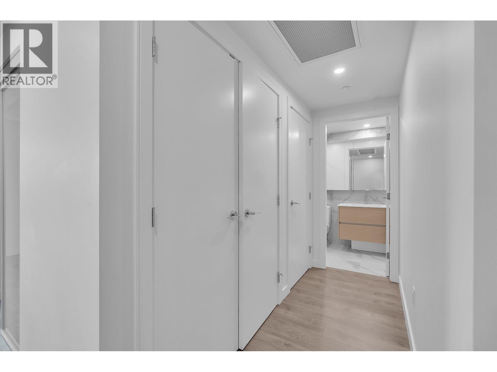 1708 200 Klahanie Court, West Vancouver, British Columbia  V7P 0E4 - Photo 17 - R3123716