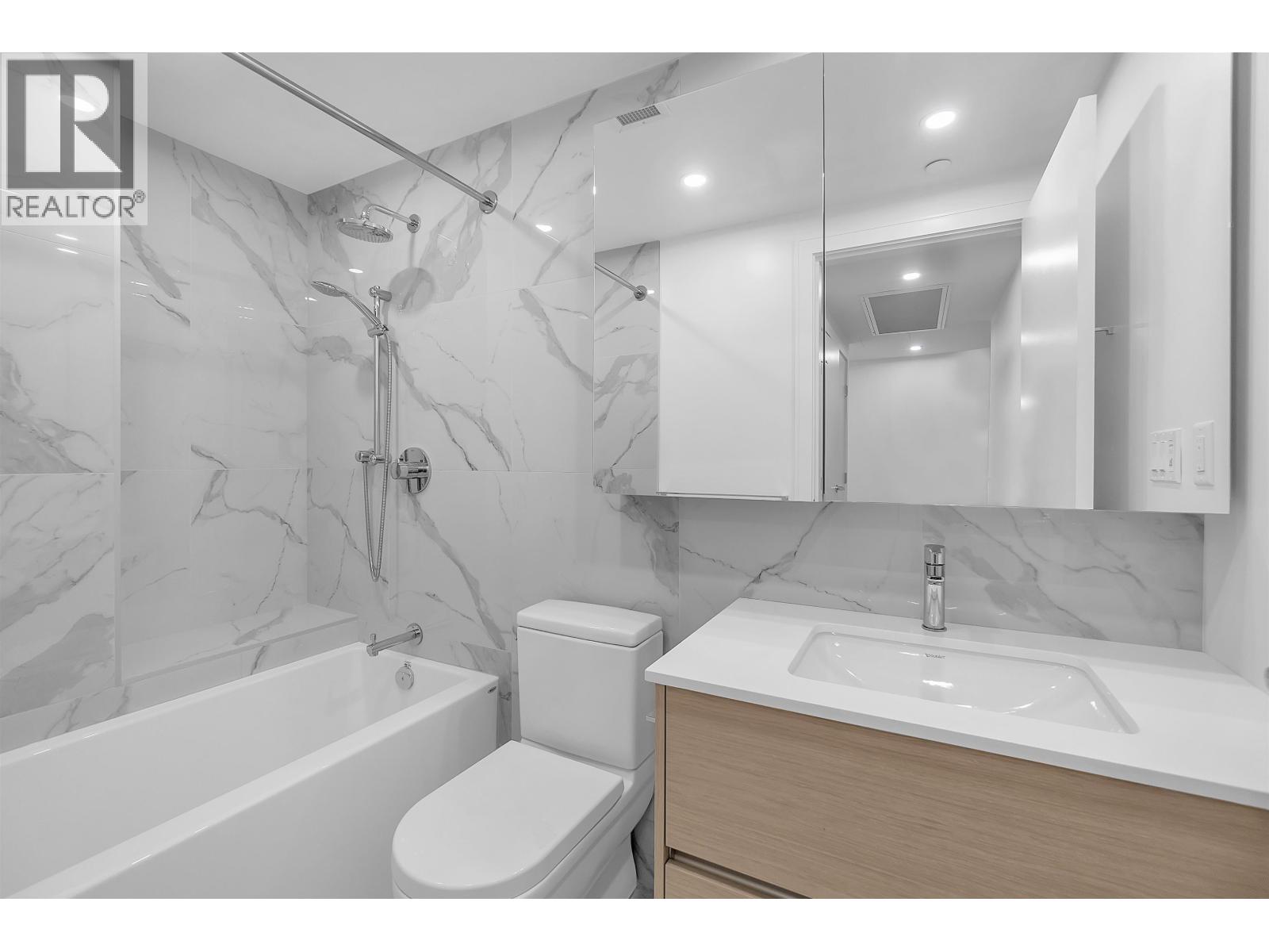 1708 200 Klahanie Court, West Vancouver, British Columbia  V7P 0E4 - Photo 15 - R3123716