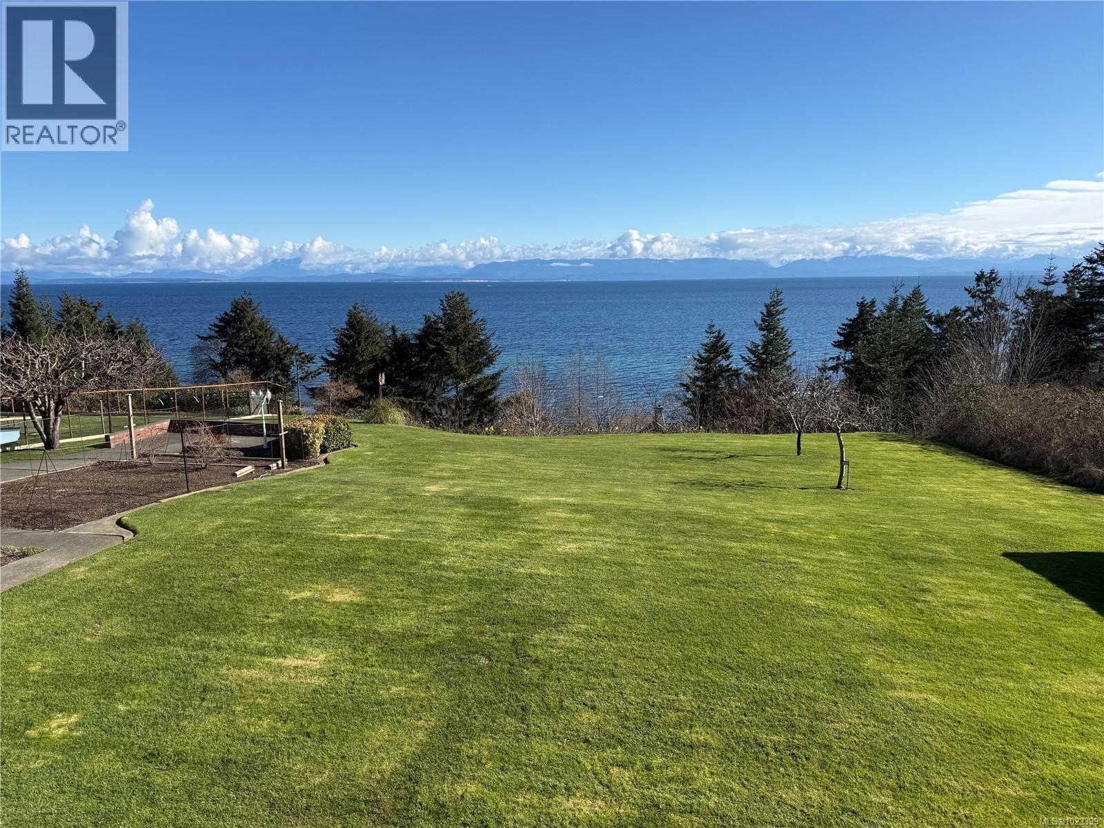 6348 Eagles Dr, Courtenay, British Columbia  V9J 1V4 - Photo 2 - 1023399