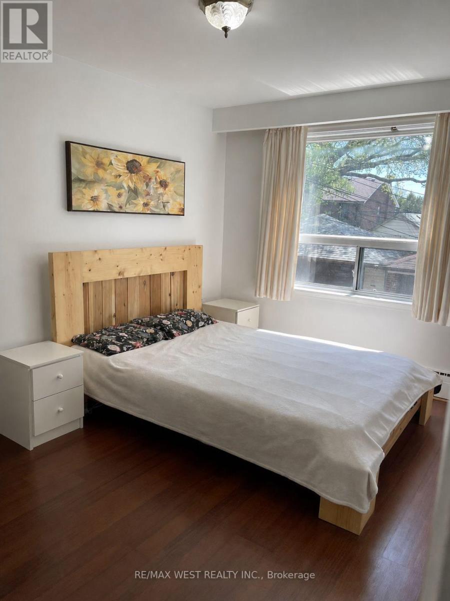 2 - 45 Clovelly Avenue, Toronto, Ontario  M6C 1Y2 - Photo 2 - C13130344