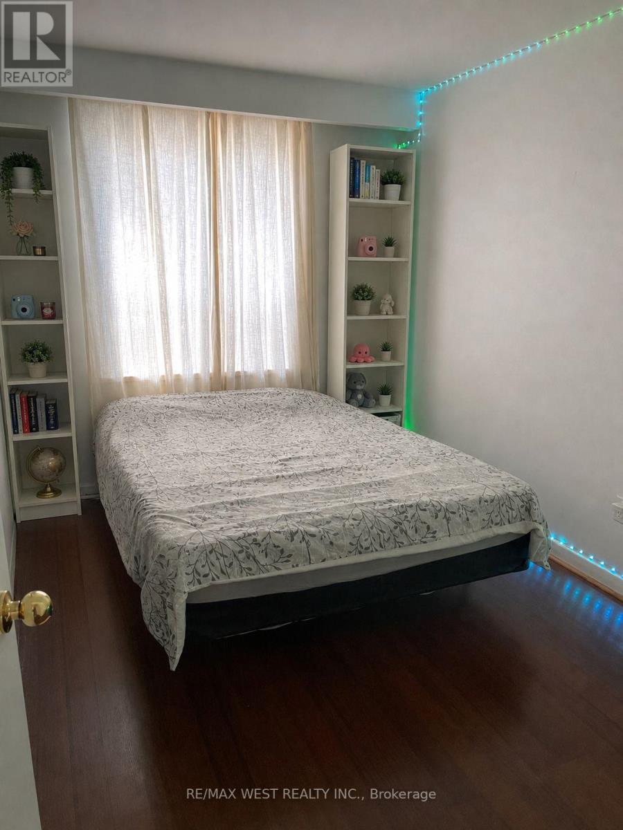 2 - 45 Clovelly Avenue, Toronto, Ontario  M6C 1Y2 - Photo 3 - C13130344