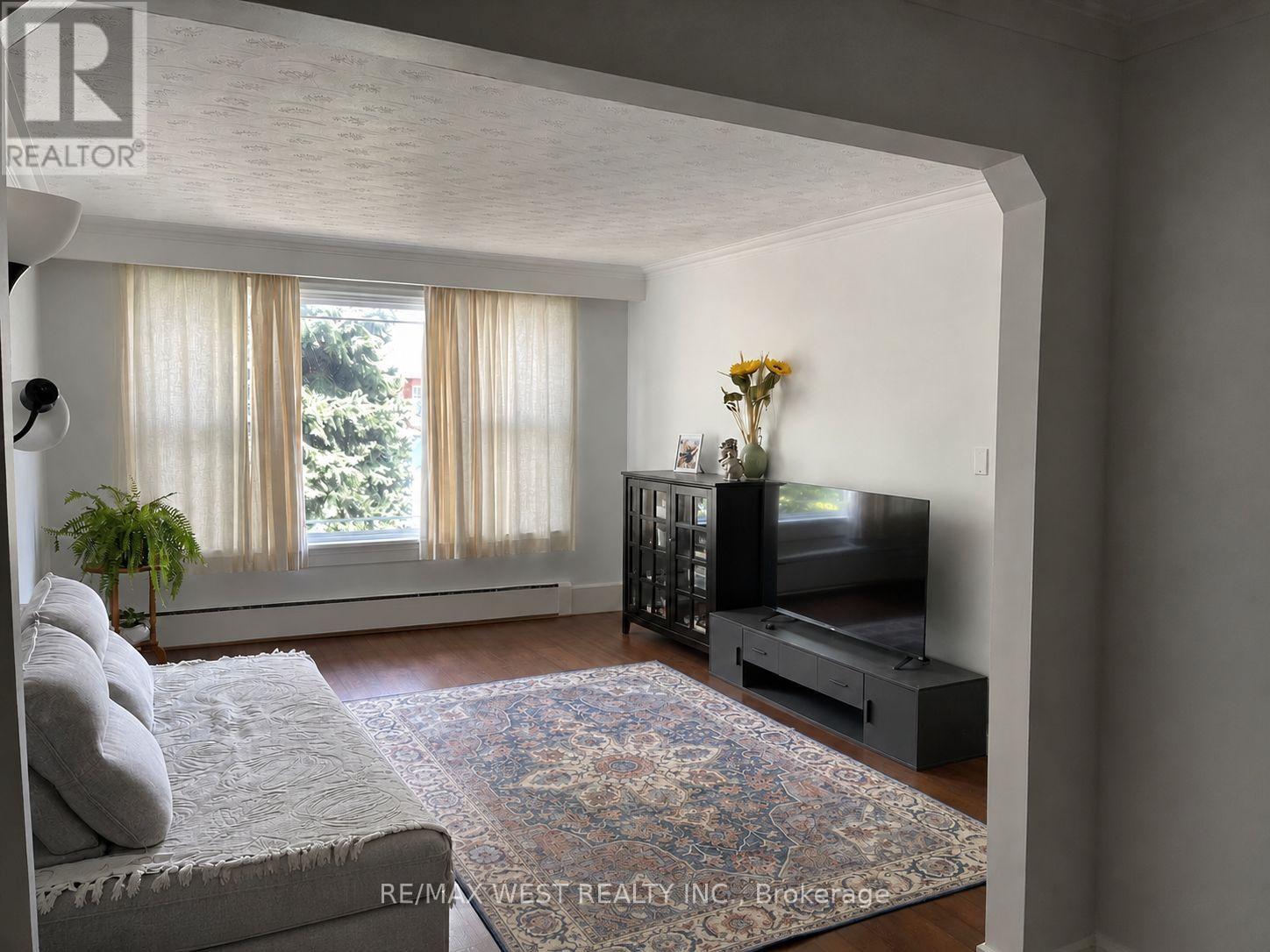 2 - 45 Clovelly Avenue, Toronto, Ontario  M6C 1Y2 - Photo 7 - C13130344