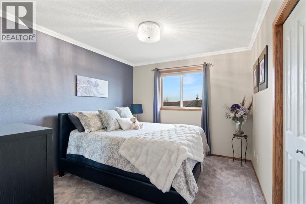 16 Bow Ridge Drive, Cochrane, Alberta  T4C 1V6 - Photo 30 - A2310835