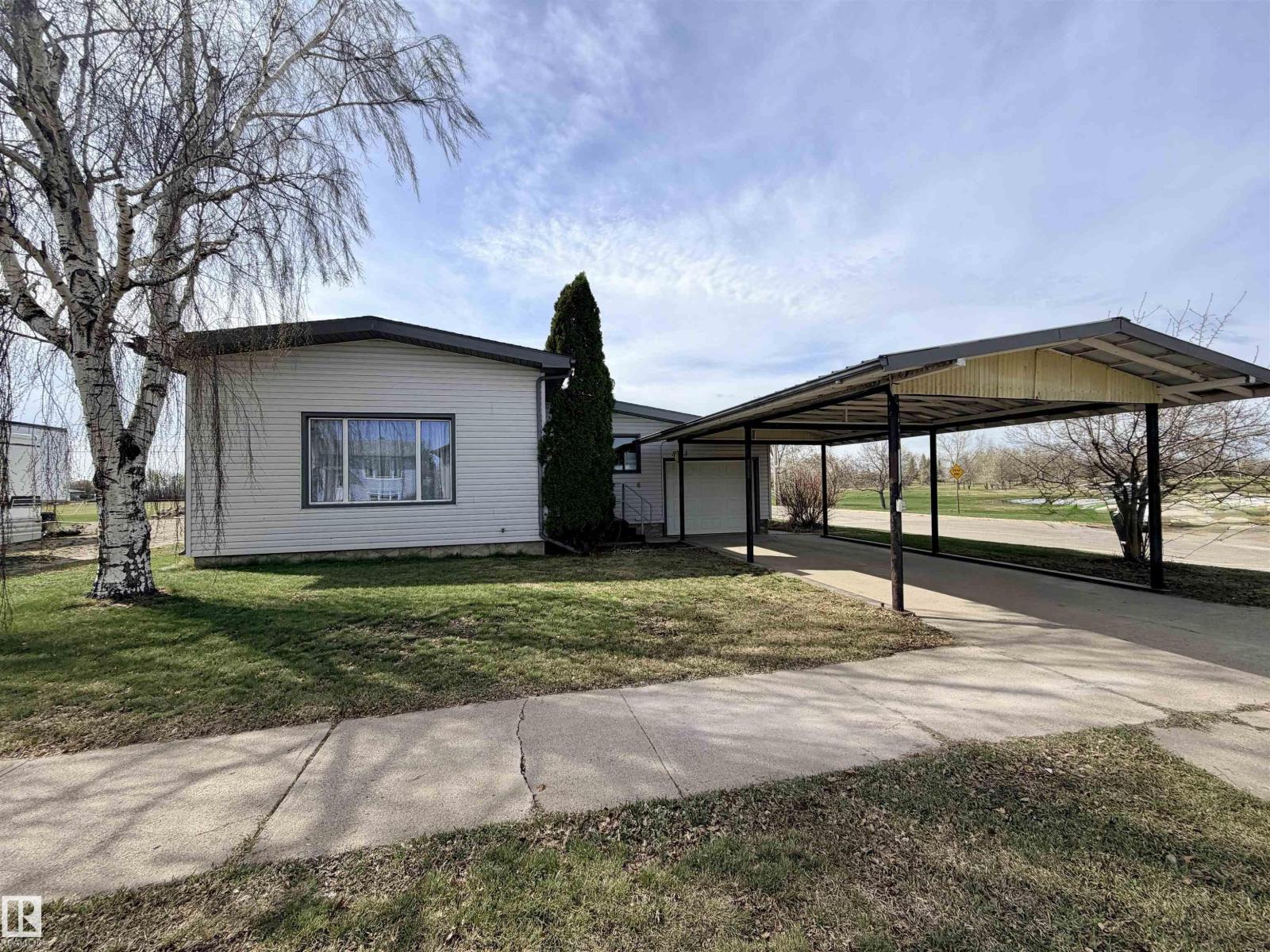 5233 46 AV, st. paul town, Alberta