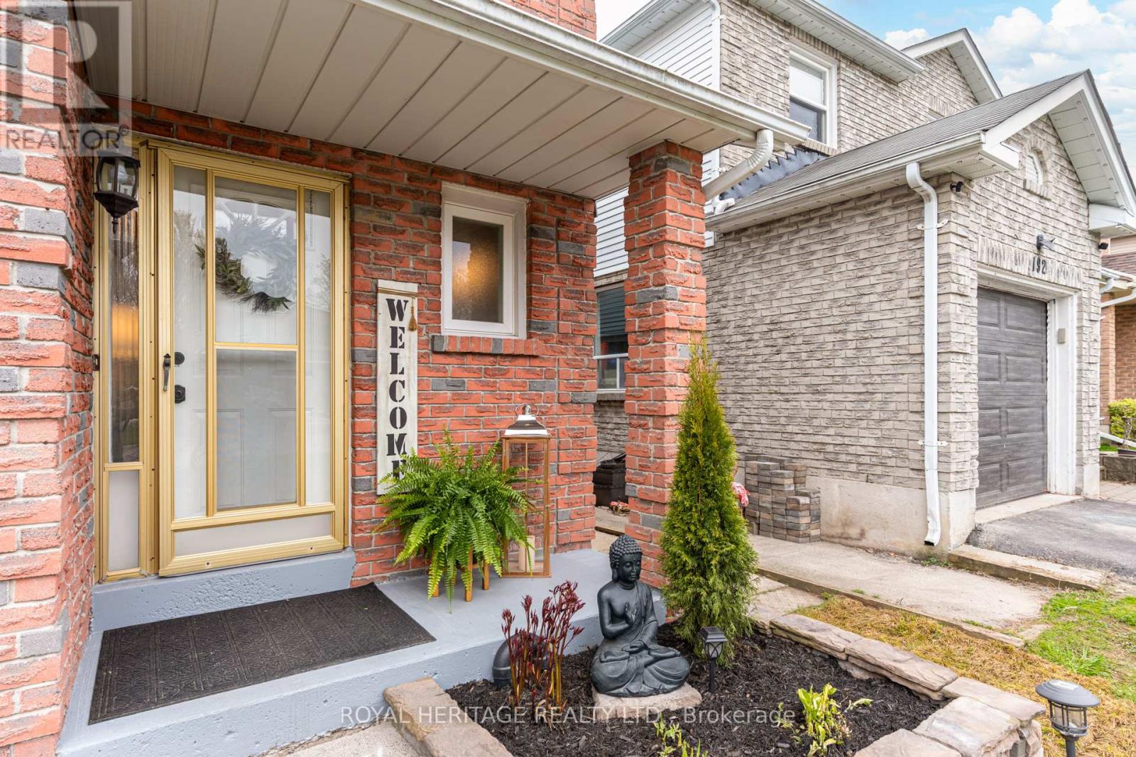 188 Adele Crescent, Oshawa, Ontario  L1J 7W5 - Photo 2 - E13130304