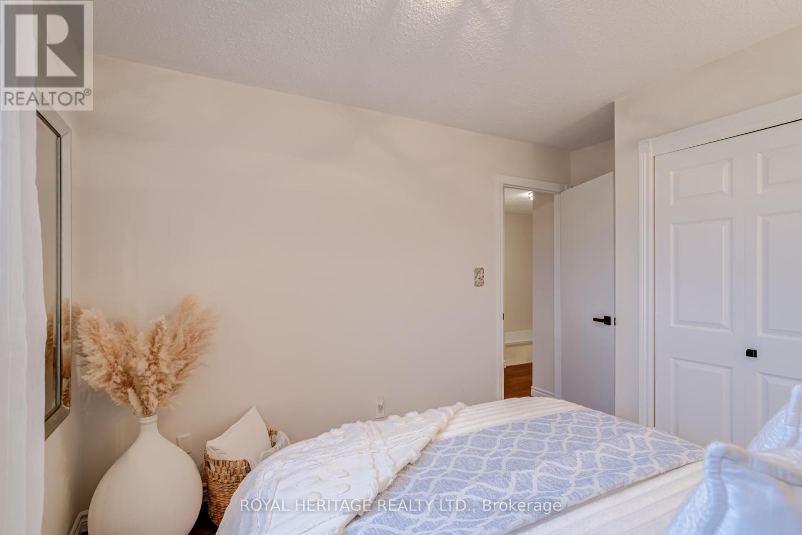 188 Adele Crescent, Oshawa, Ontario  L1J 7W5 - Photo 28 - E13130304