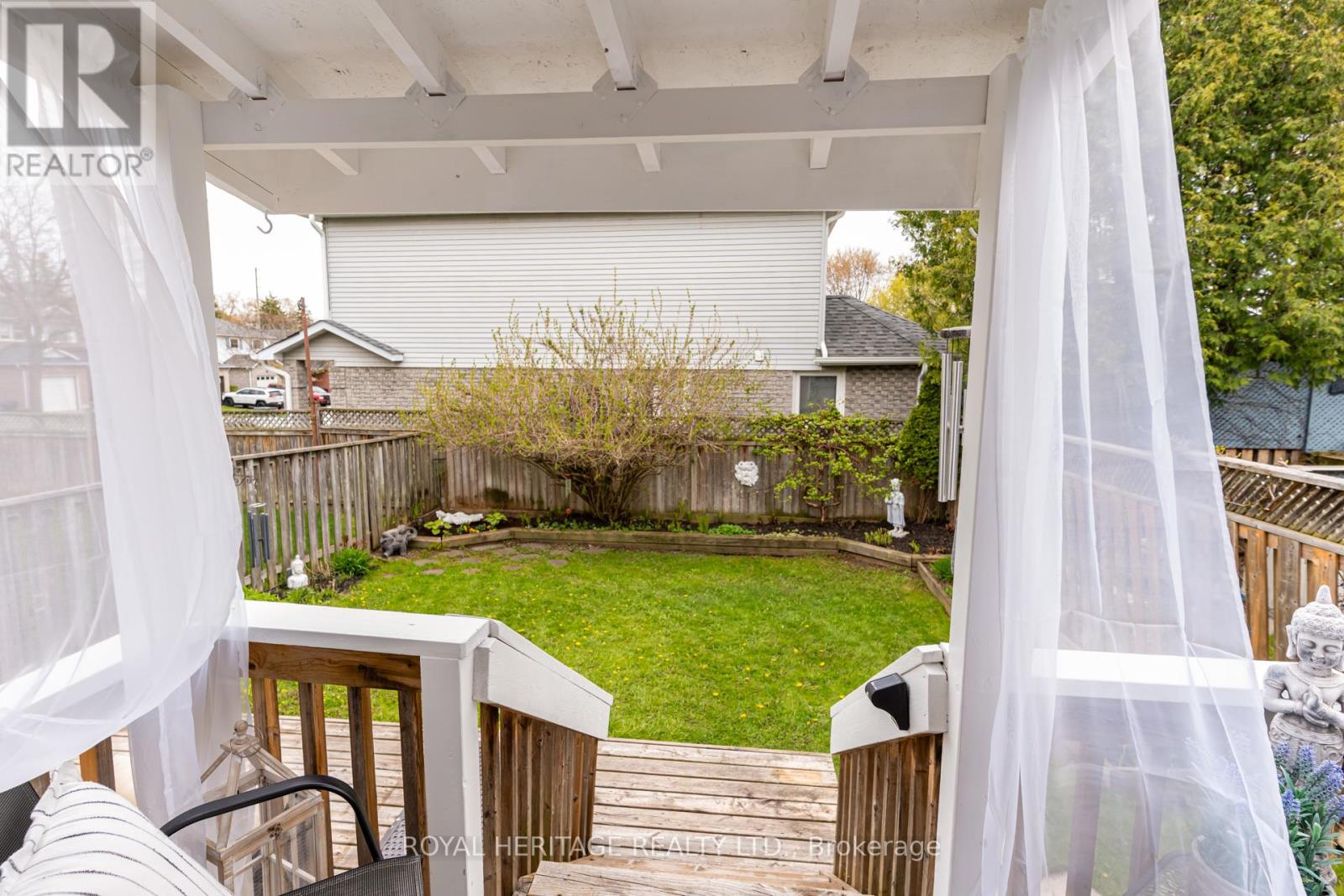 188 Adele Crescent, Oshawa, Ontario  L1J 7W5 - Photo 37 - E13130304