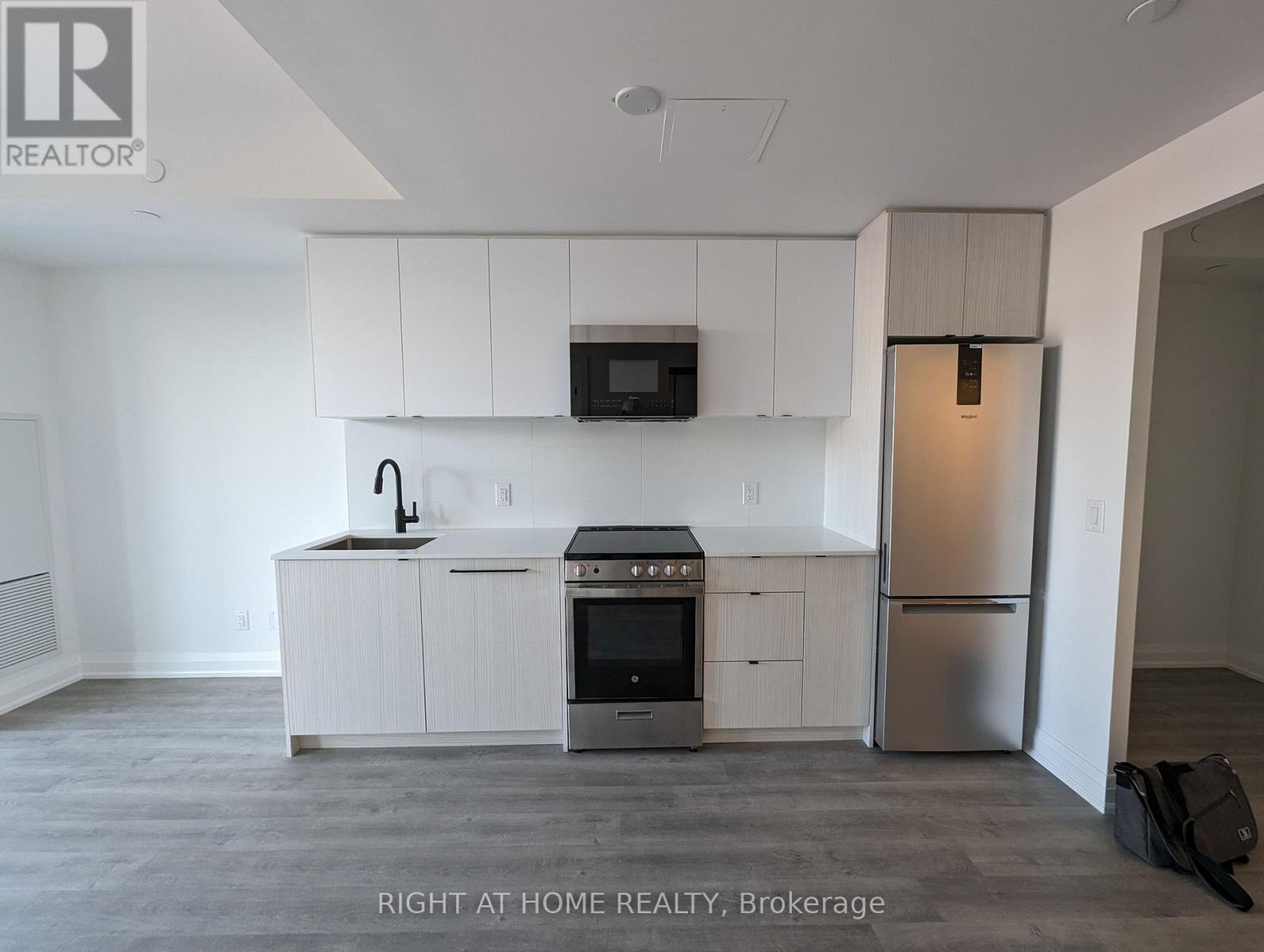 313 - 2369 Danforth Avenue, Toronto (East End-Danforth), Ontario  M4C 1K8 - Photo 2 - E13130308
