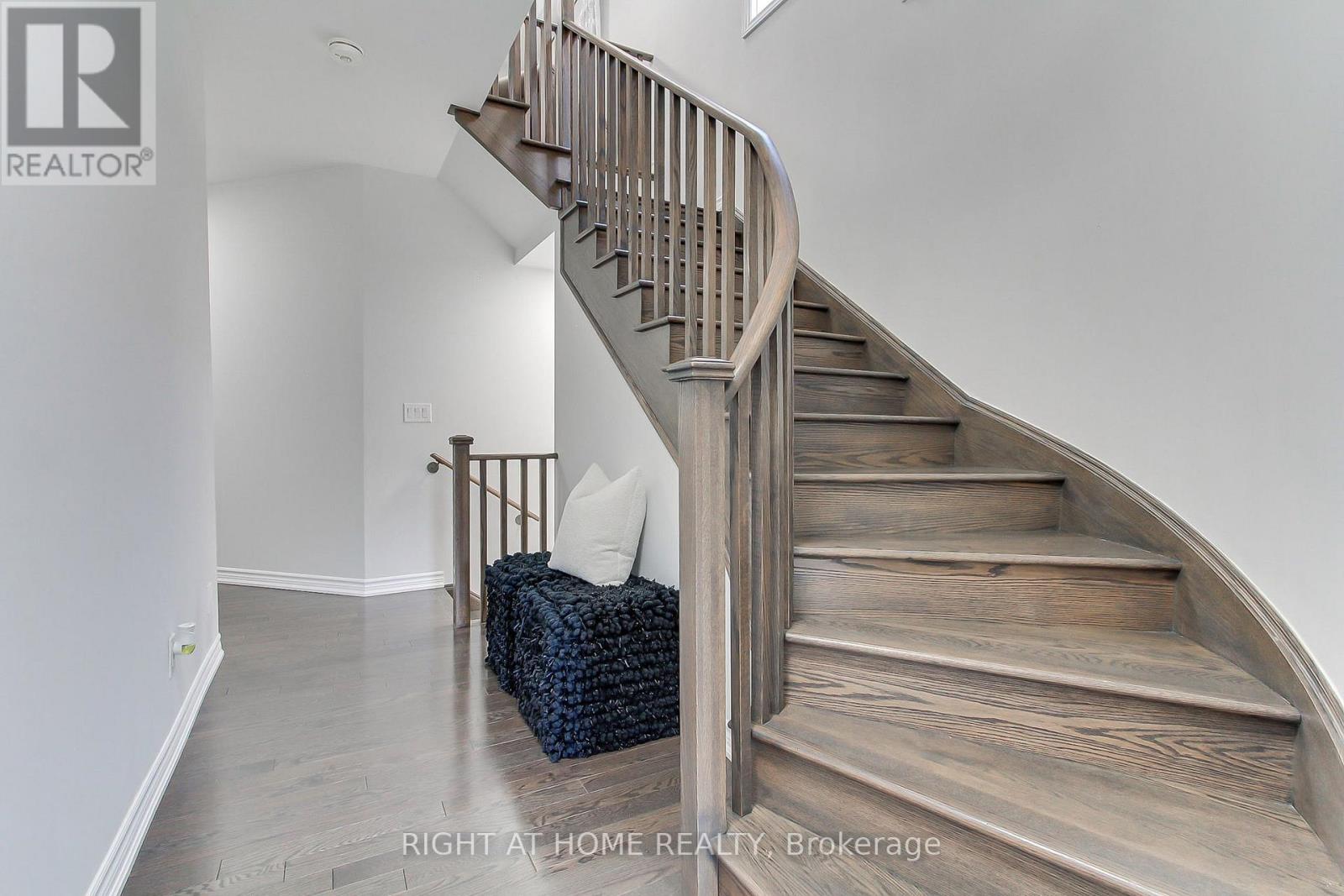 3 Bremner Street, Whitby, Ontario  L1R 1W5 - Photo 4 - E13130376