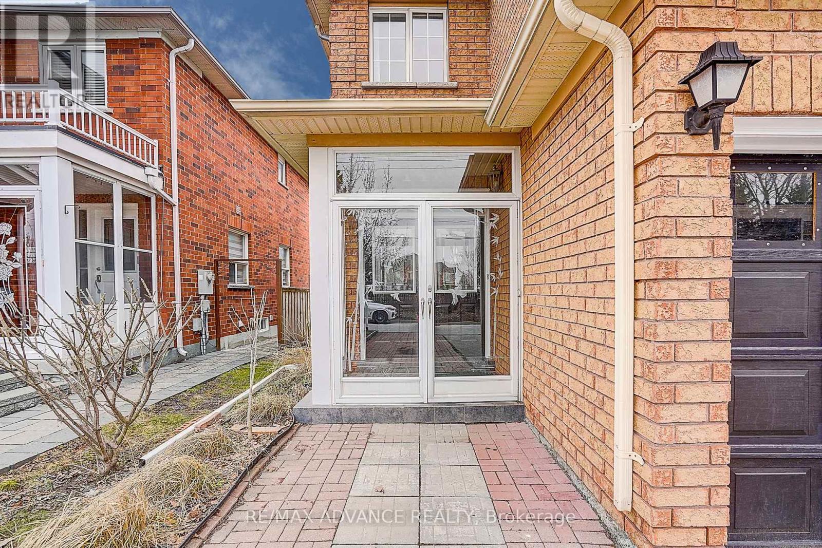 140 Vanguard Road, Vaughan, Ontario  L4K 5G8 - Photo 3 - N13130302
