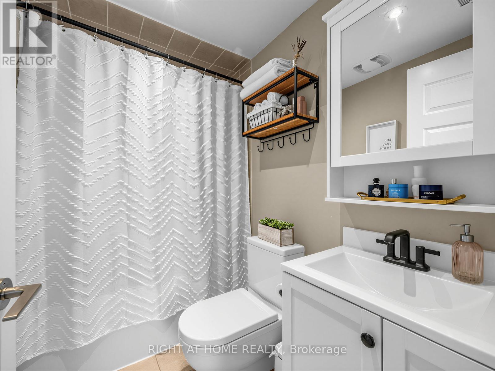 61 - 8177 Kipling Avenue, Vaughan, Ontario  L4L 2A3 - Photo 20 - N13130374