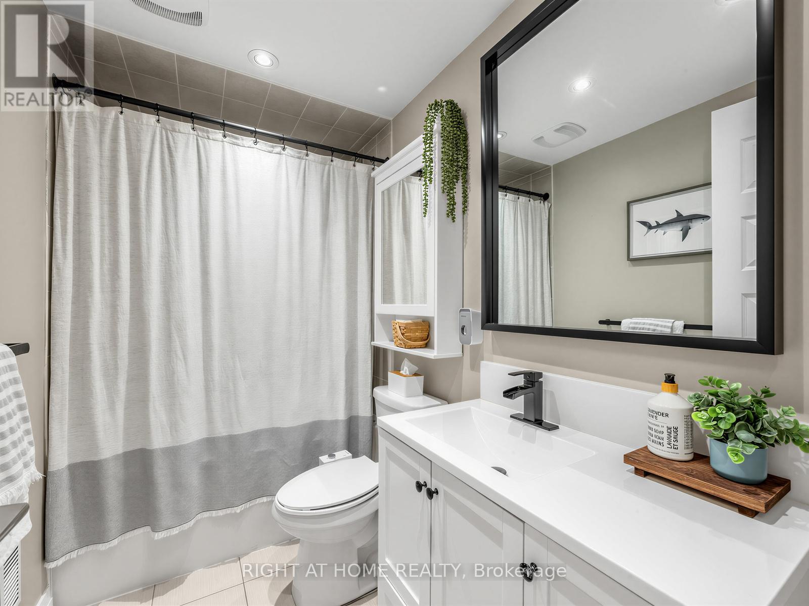 61 - 8177 Kipling Avenue, Vaughan, Ontario  L4L 2A3 - Photo 22 - N13130374