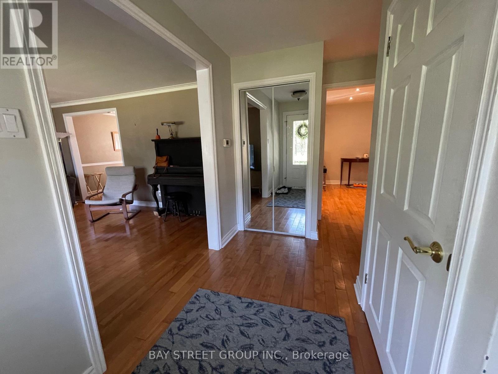 129 Sherwood Forest Drive, Markham, Ontario  L3P 1R2 - Photo 2 - N13130390