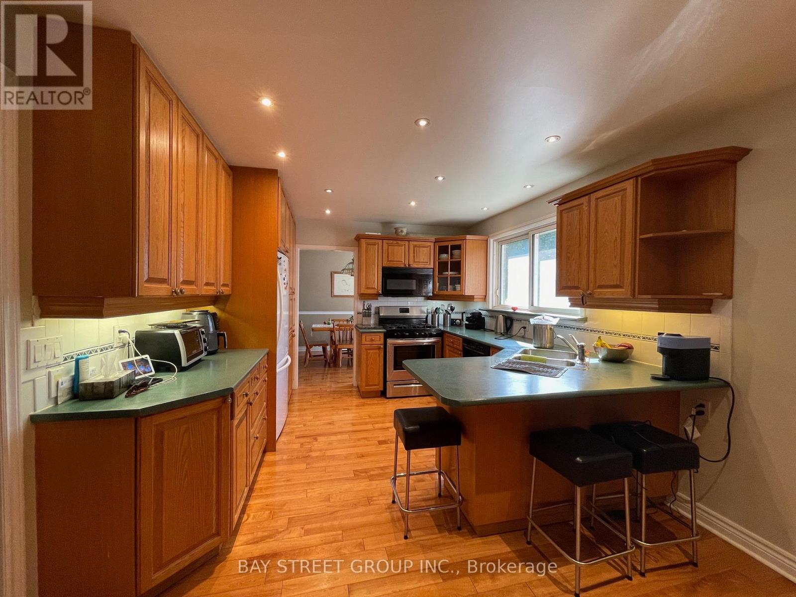 129 Sherwood Forest Drive, Markham, Ontario  L3P 1R2 - Photo 6 - N13130390