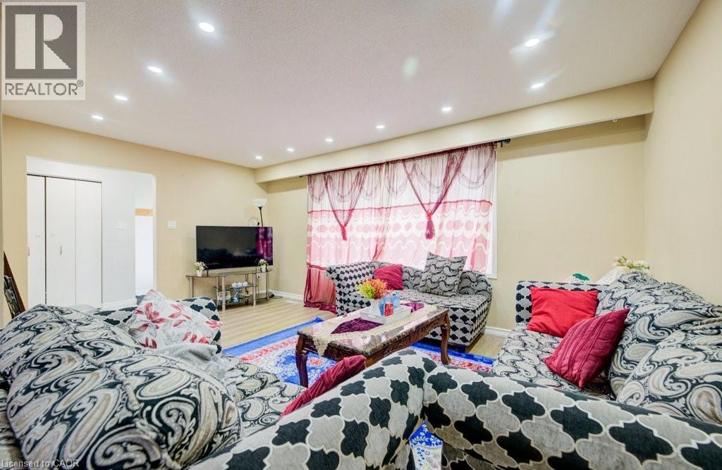 110 Hazelglen Drive, Kitchener, Ontario  N2M 2E5 - Photo 4 - 40824801
