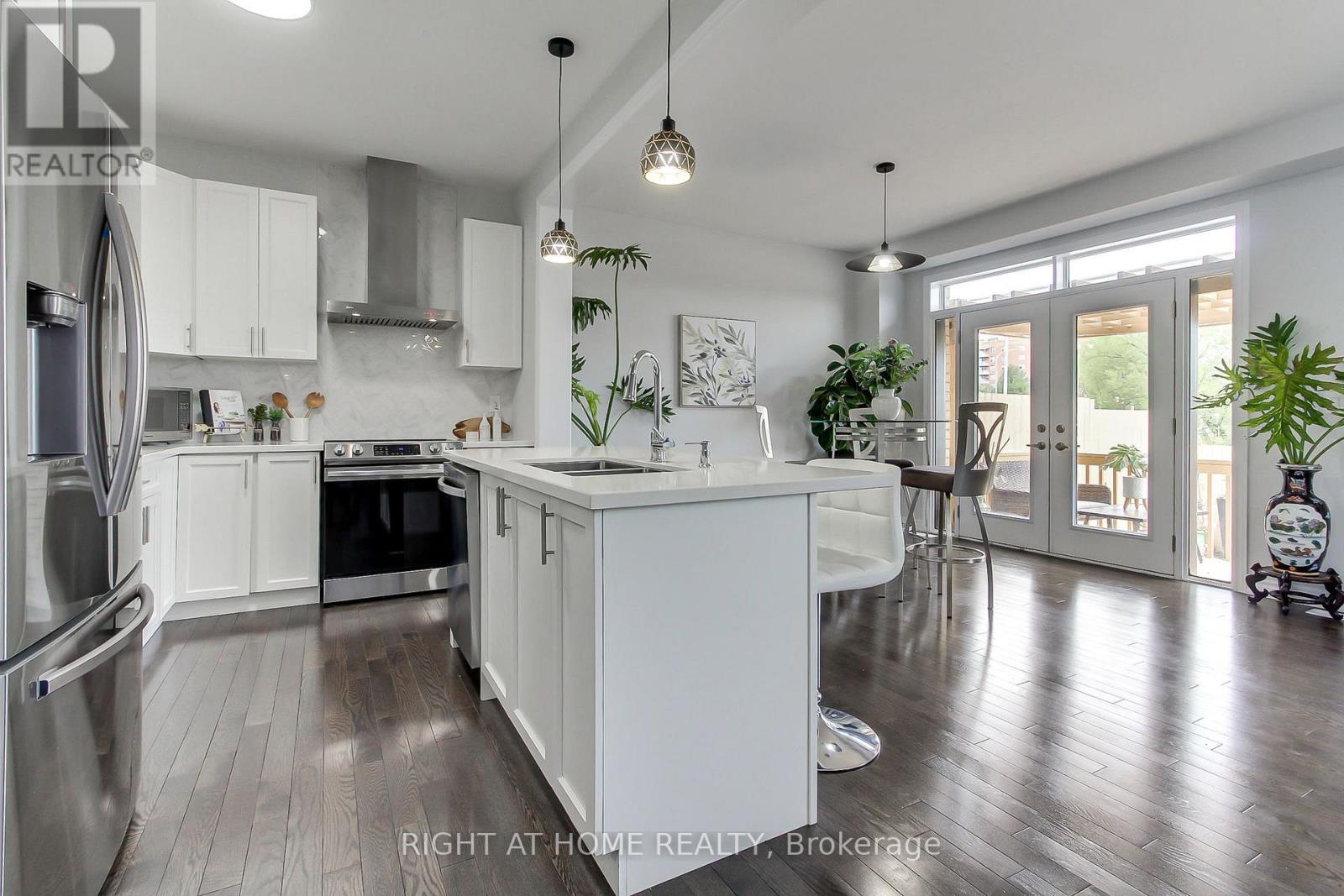3 Bremner Street, Whitby, Ontario  L1R 1W5 - Photo 14 - E13130376