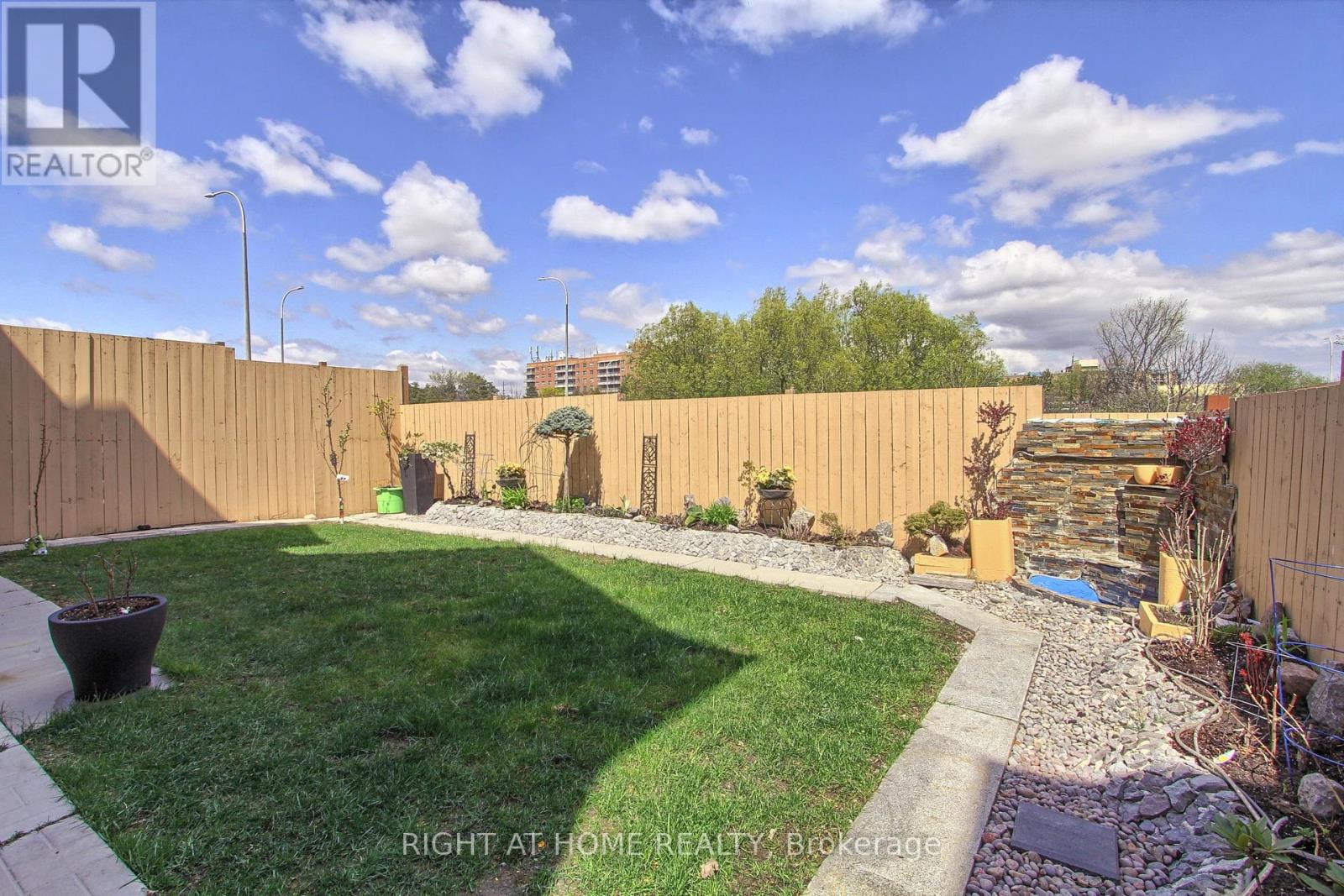 3 Bremner Street, Whitby, Ontario  L1R 1W5 - Photo 47 - E13130376