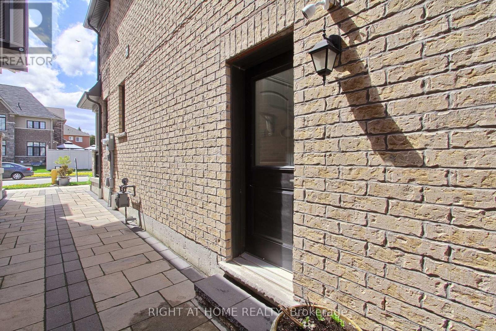 3 Bremner Street, Whitby, Ontario  L1R 1W5 - Photo 49 - E13130376