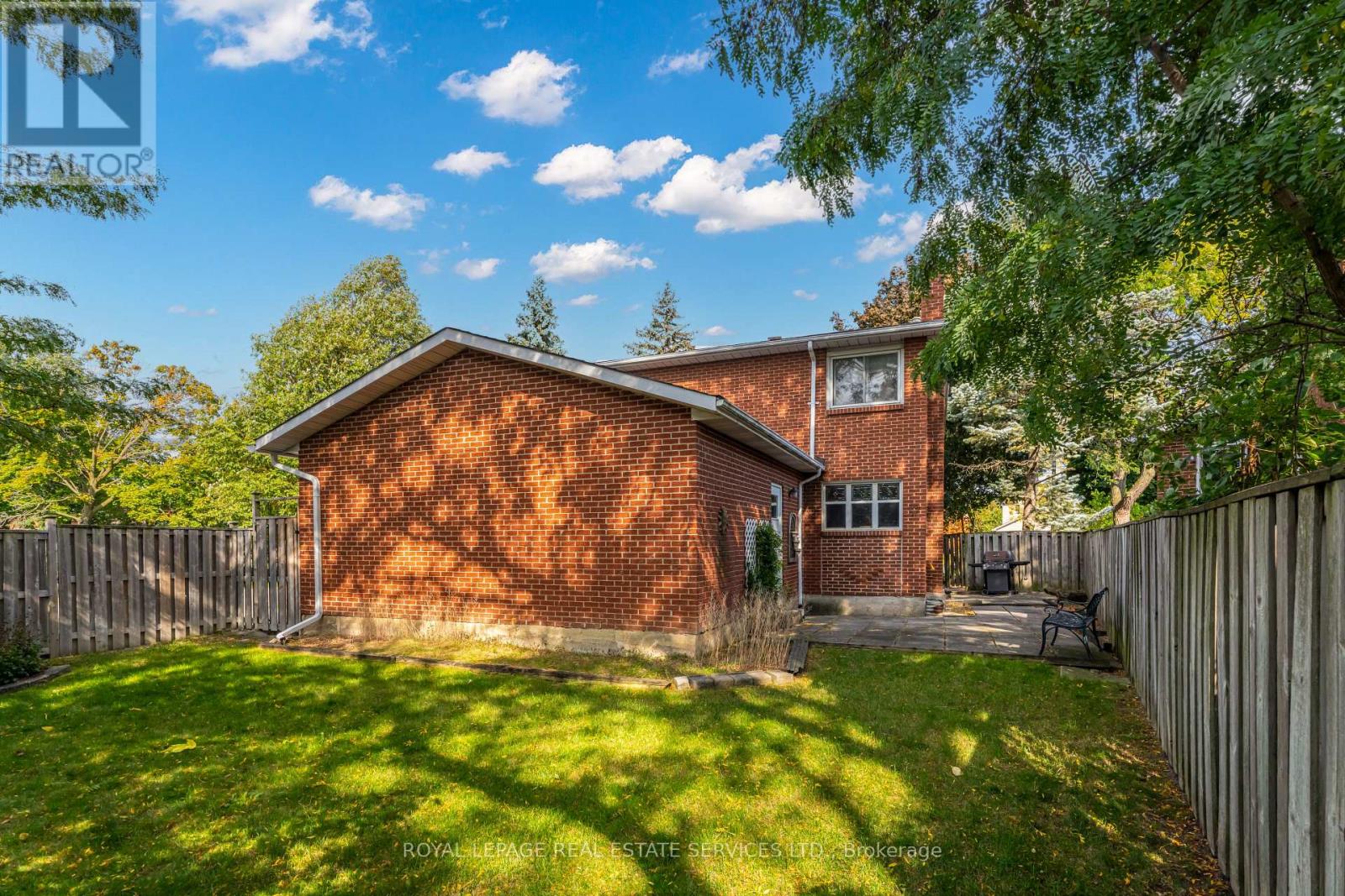 716 Cameron Court, Mississauga, Ontario  L5C 3B9 - Photo 25 - W12833596