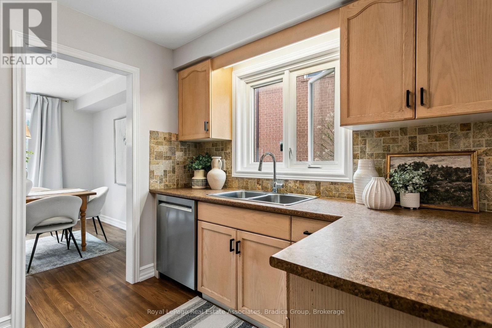 290 Hillside Drive, Mississauga, Ontario  L5M 1G5 - Photo 14 - W13125194
