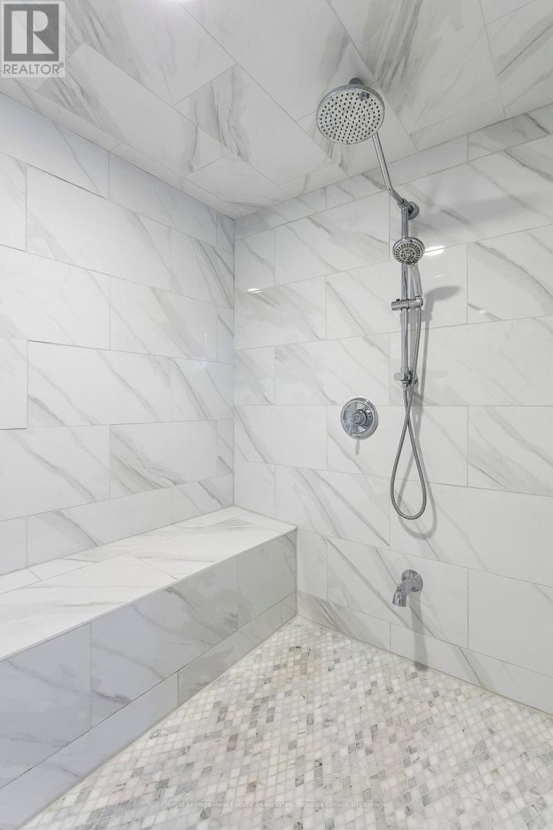 290 Hillside Drive, Mississauga, Ontario  L5M 1G5 - Photo 22 - W13125194