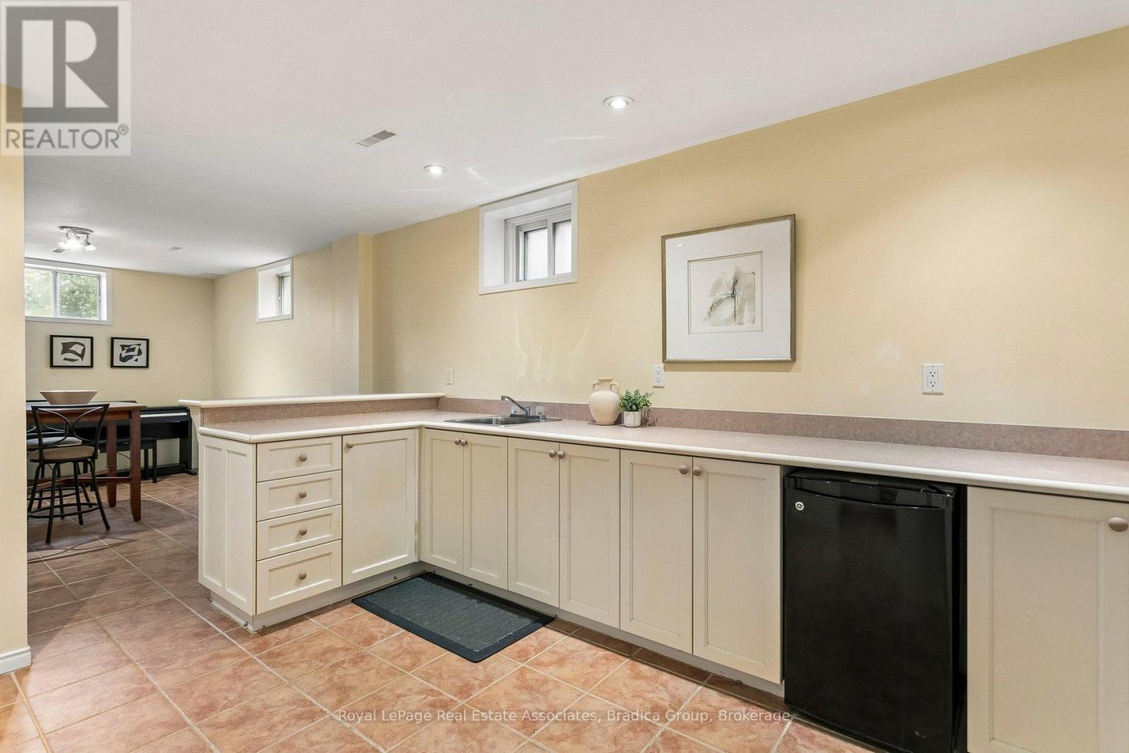 290 Hillside Drive, Mississauga, Ontario  L5M 1G5 - Photo 32 - W13125194