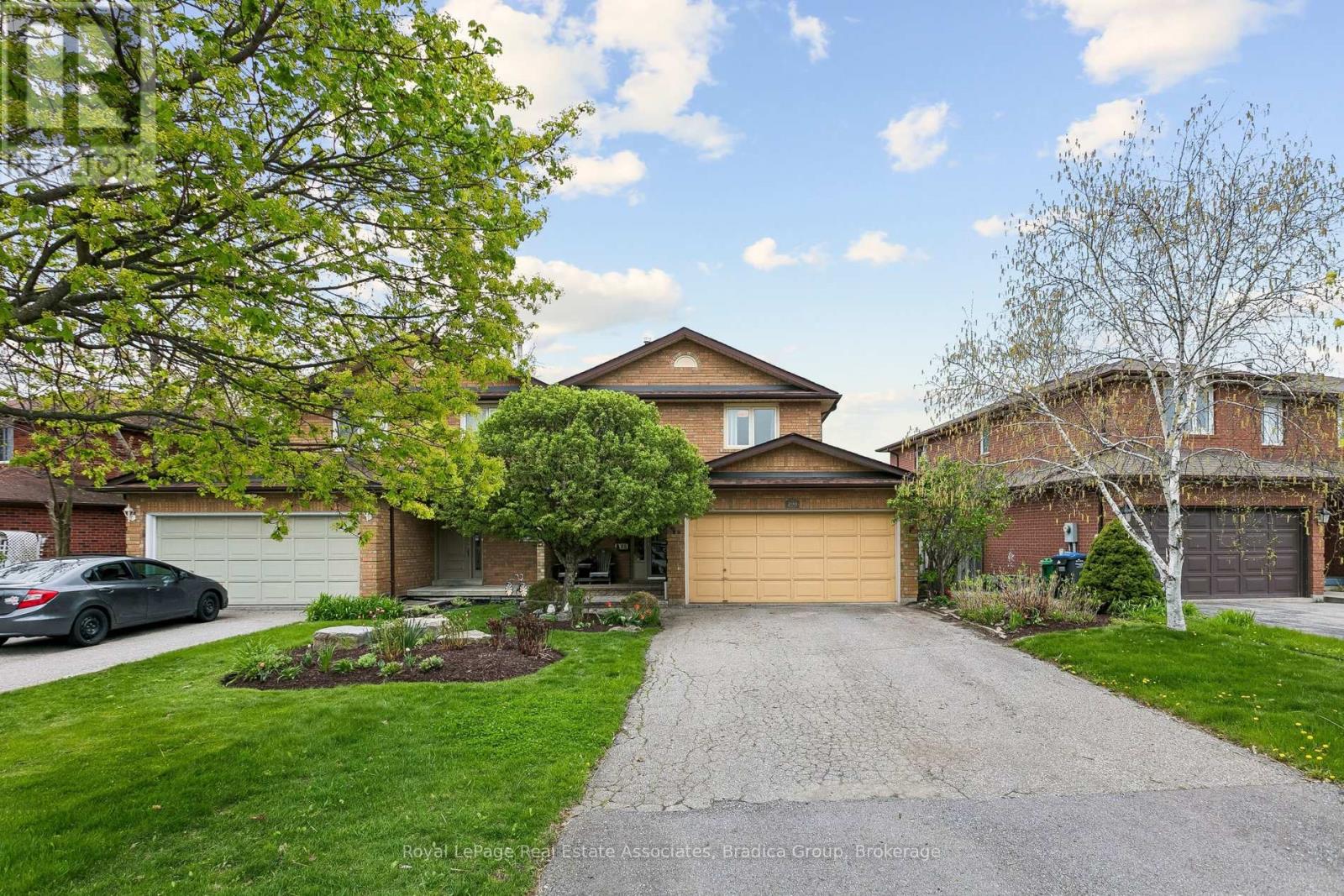 290 Hillside Drive, Mississauga, Ontario  L5M 1G5 - Photo 4 - W13125194