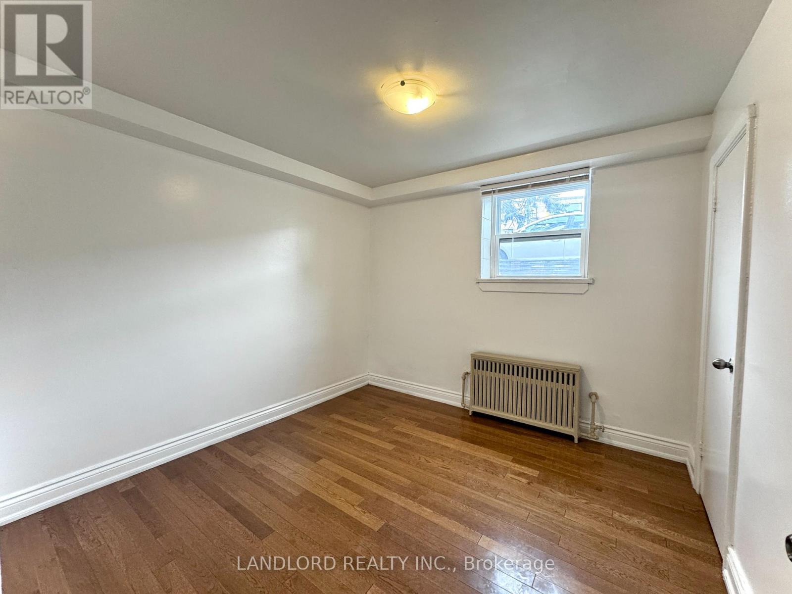 2 - 92 Trethewey Drive, Toronto, Ontario  M6M 4B4 - Photo 11 - W13130318