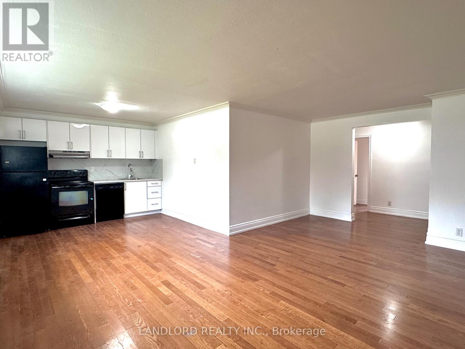 2 - 92 Trethewey Drive, Toronto, Ontario  M6M 4B4 - Photo 3 - W13130318