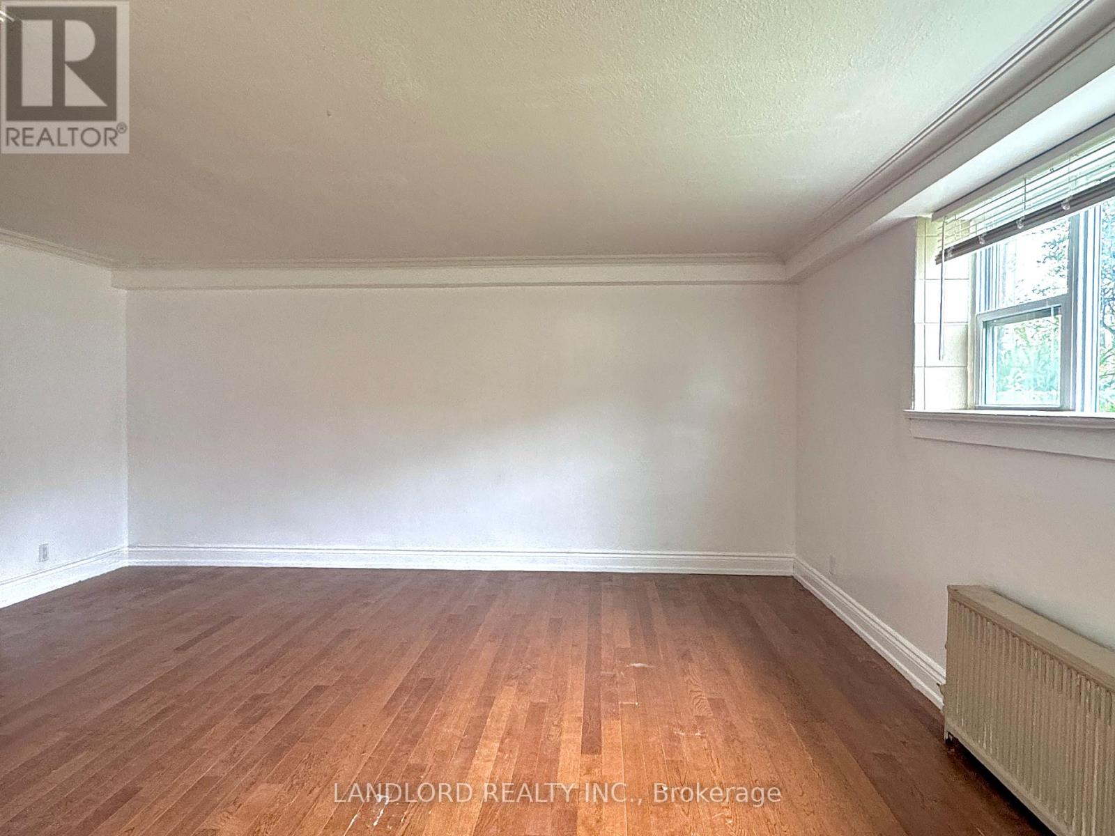 2 - 92 Trethewey Drive, Toronto, Ontario  M6M 4B4 - Photo 4 - W13130318