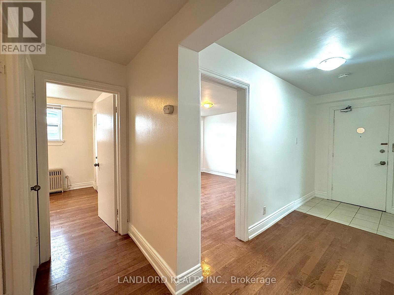 2 - 92 Trethewey Drive, Toronto, Ontario  M6M 4B4 - Photo 9 - W13130318