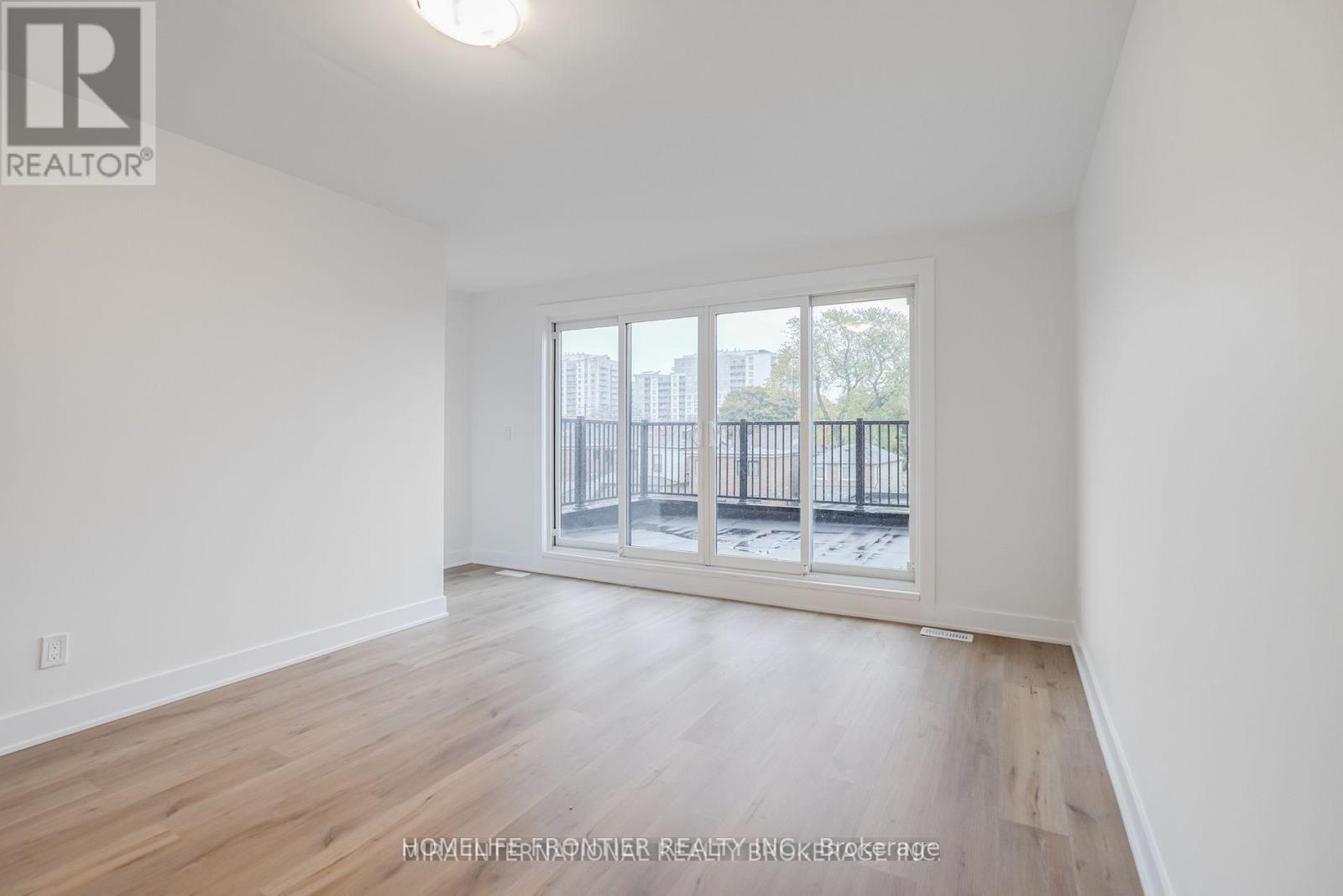 #3 (Upper) - 231 Symington Avenue, Toronto, Ontario  M6P 3W5 - Photo 10 - W13130326