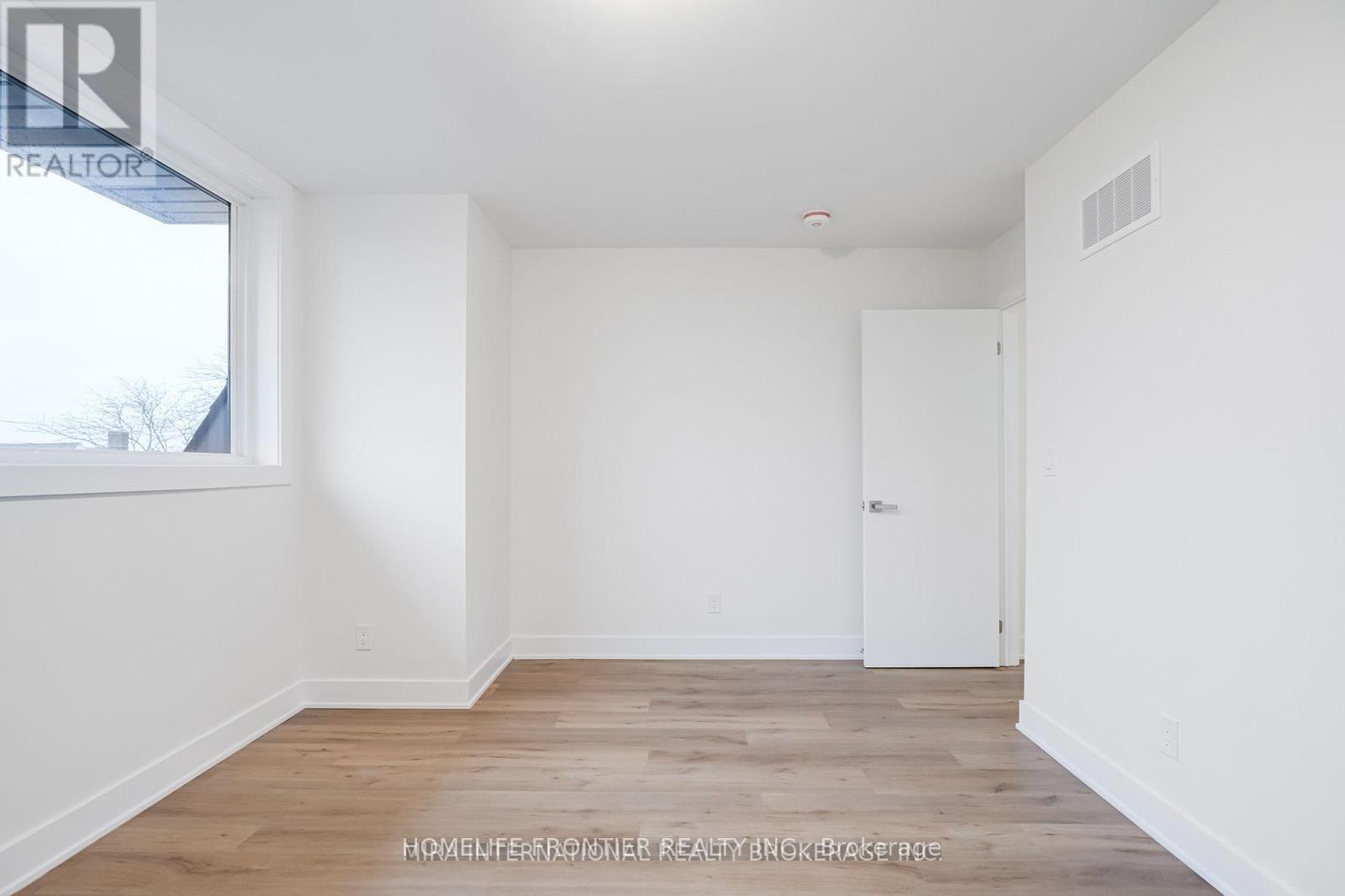 #3 (Upper) - 231 Symington Avenue, Toronto, Ontario  M6P 3W5 - Photo 18 - W13130326