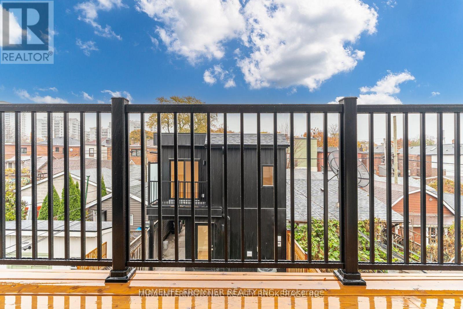 #3 (Upper) - 231 Symington Avenue, Toronto, Ontario  M6P 3W5 - Photo 25 - W13130326