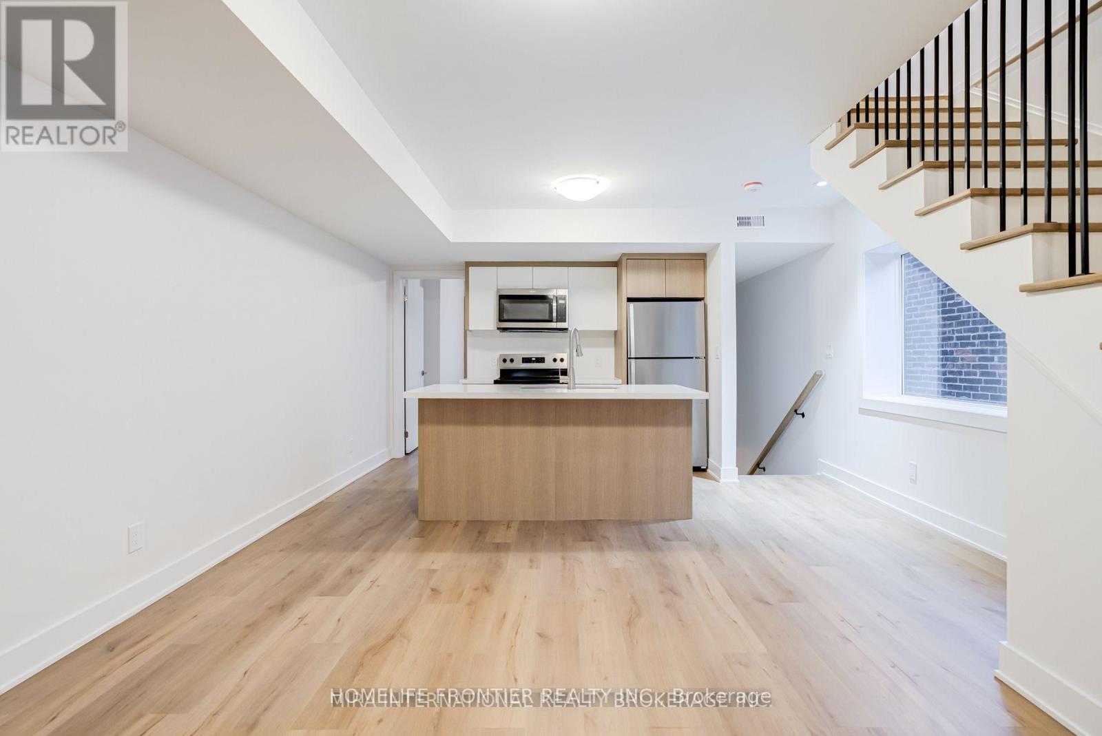 #3 (Upper) - 231 Symington Avenue, Toronto, Ontario  M6P 3W5 - Photo 4 - W13130326