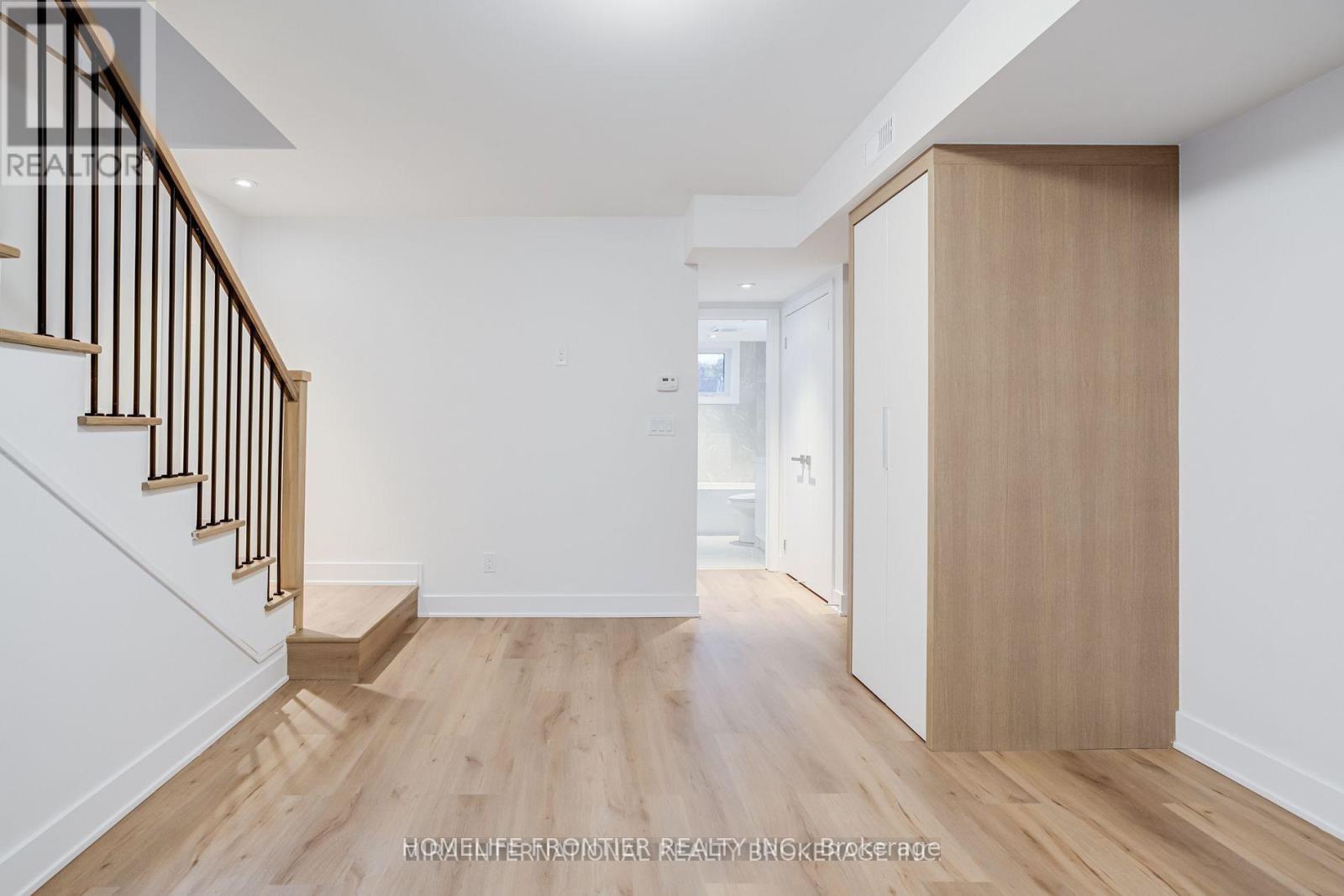 #3 (Upper) - 231 Symington Avenue, Toronto, Ontario  M6P 3W5 - Photo 7 - W13130326