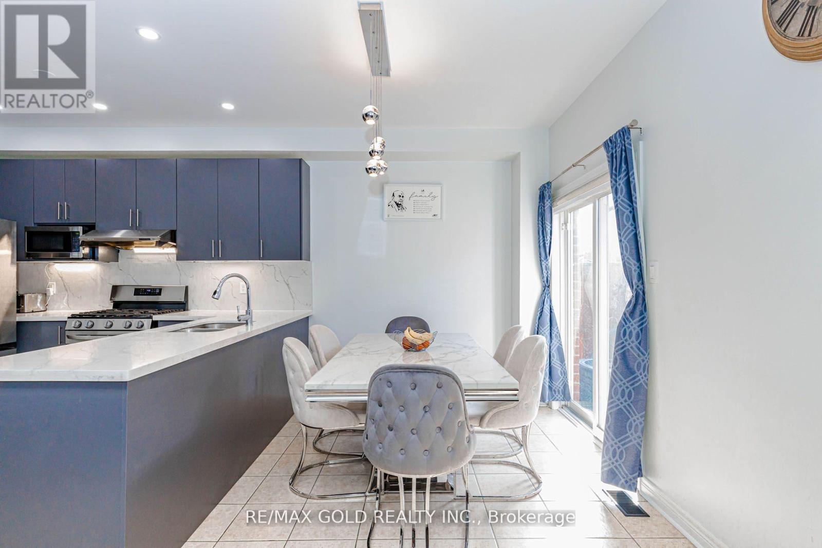 93 Footbridge Crescent, Brampton, Ontario  L6R 0T9 - Photo 15 - W13130328