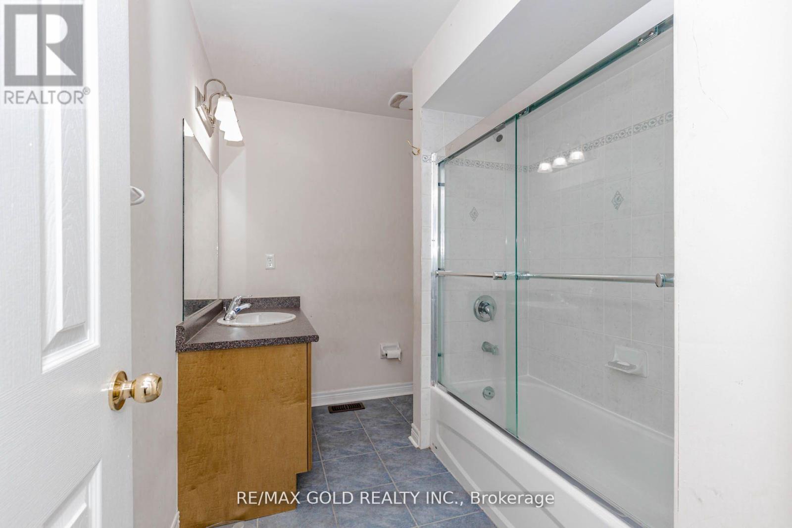 93 Footbridge Crescent, Brampton, Ontario  L6R 0T9 - Photo 32 - W13130328
