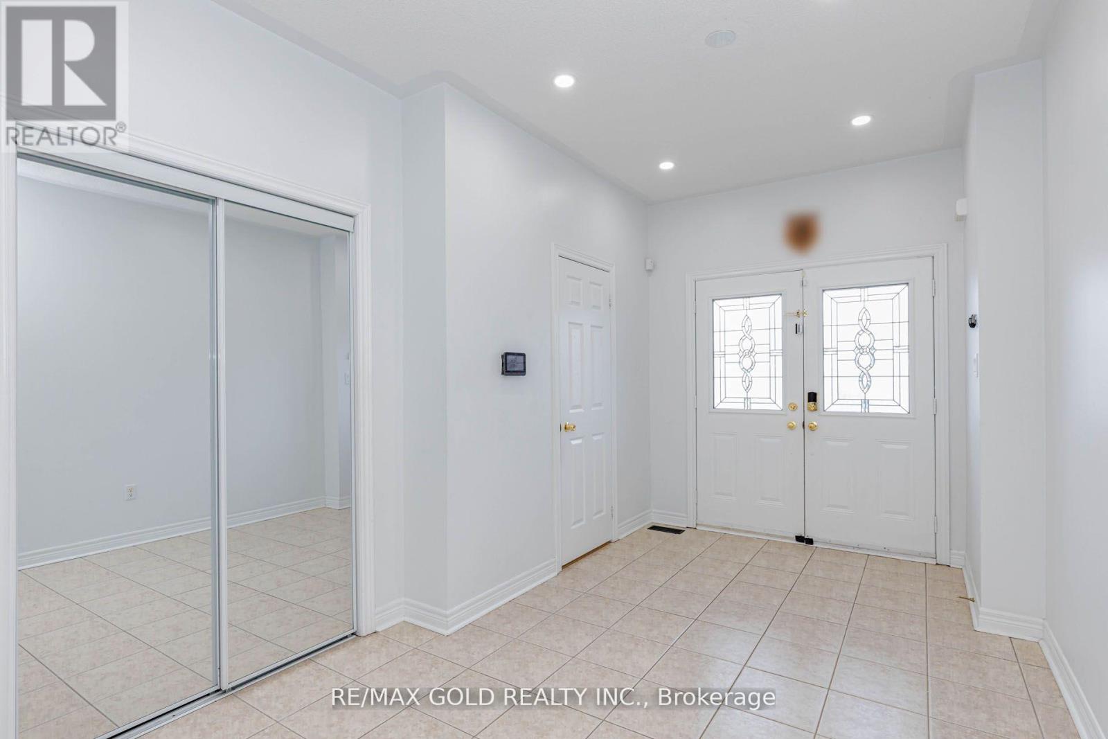 93 Footbridge Crescent, Brampton, Ontario  L6R 0T9 - Photo 5 - W13130328